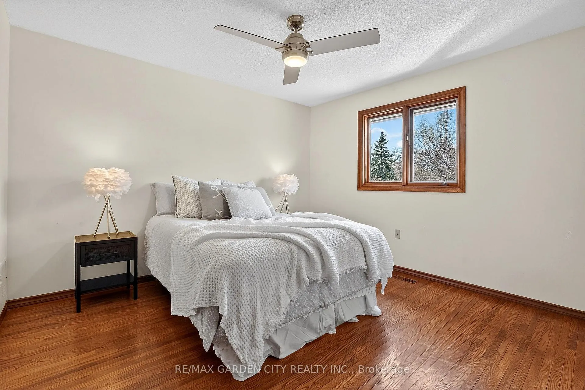 Photo 22 of 72 National Drive, Hamilton, Gershome — HOMEH