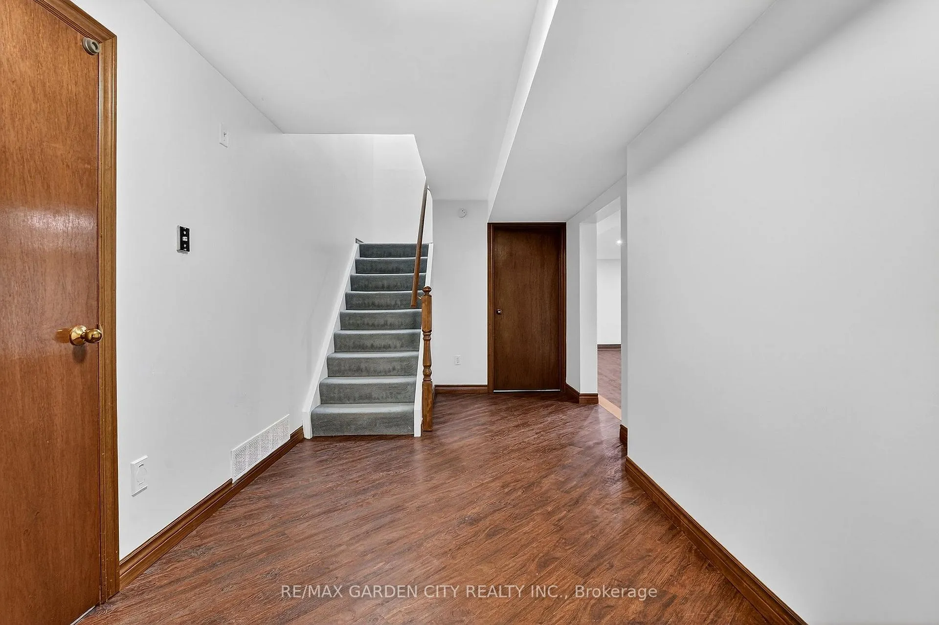 Photo 31 of 72 National Drive, Hamilton, Gershome — HOMEH