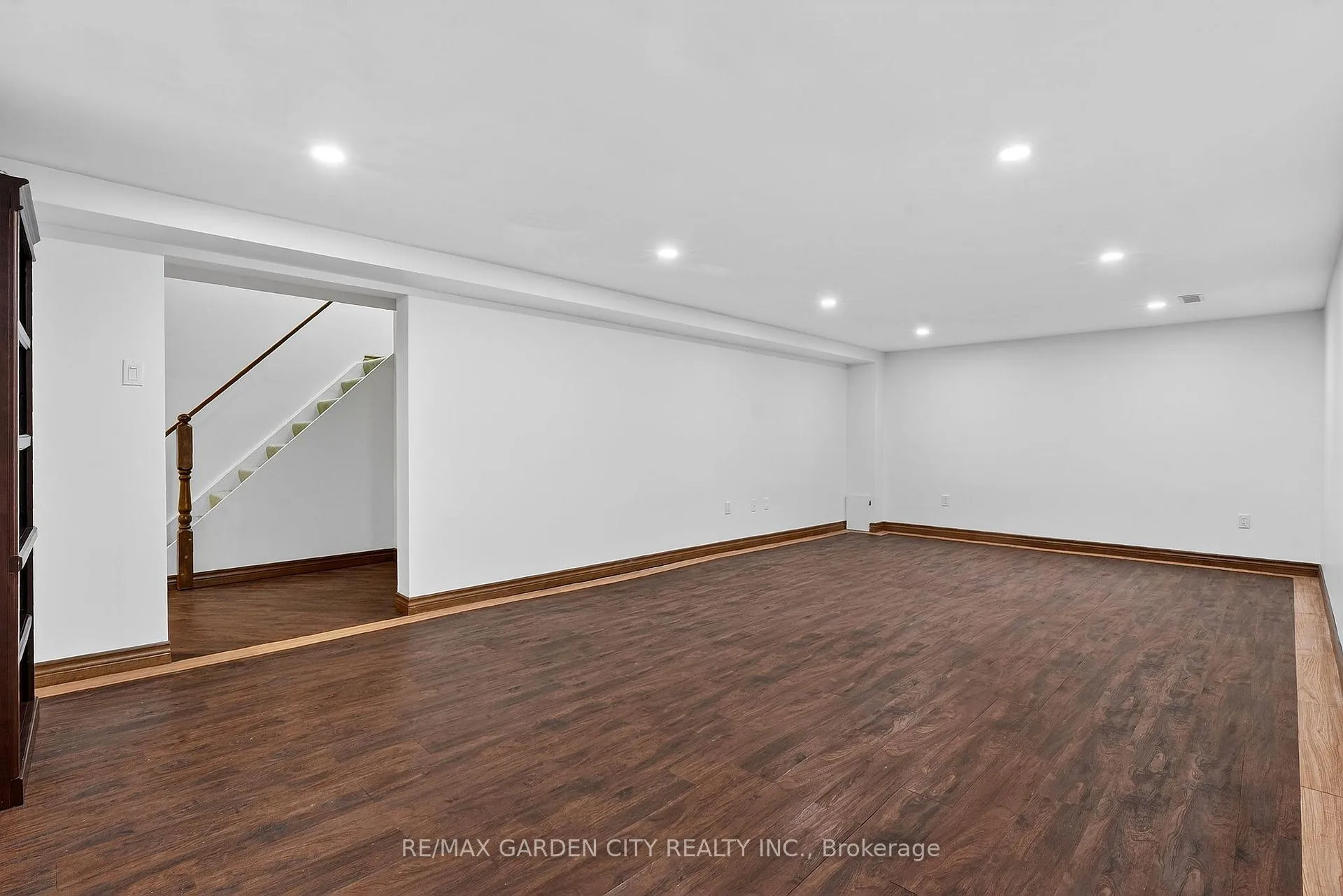 Photo 32 of 72 National Drive, Hamilton, Gershome — HOMEH