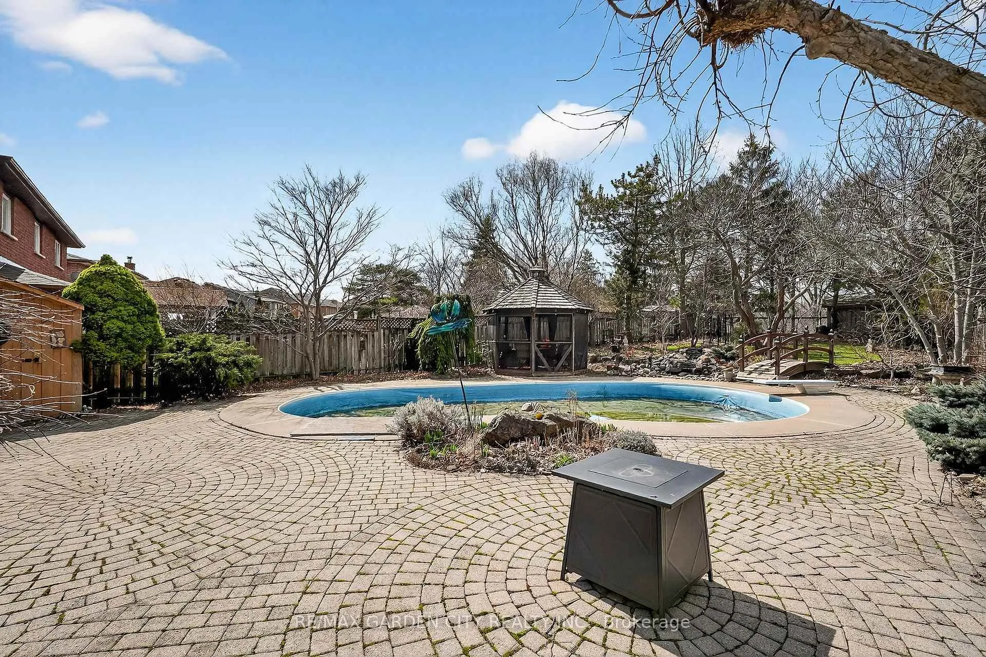 Photo 34 of 72 National Drive, Hamilton, Gershome — HOMEH