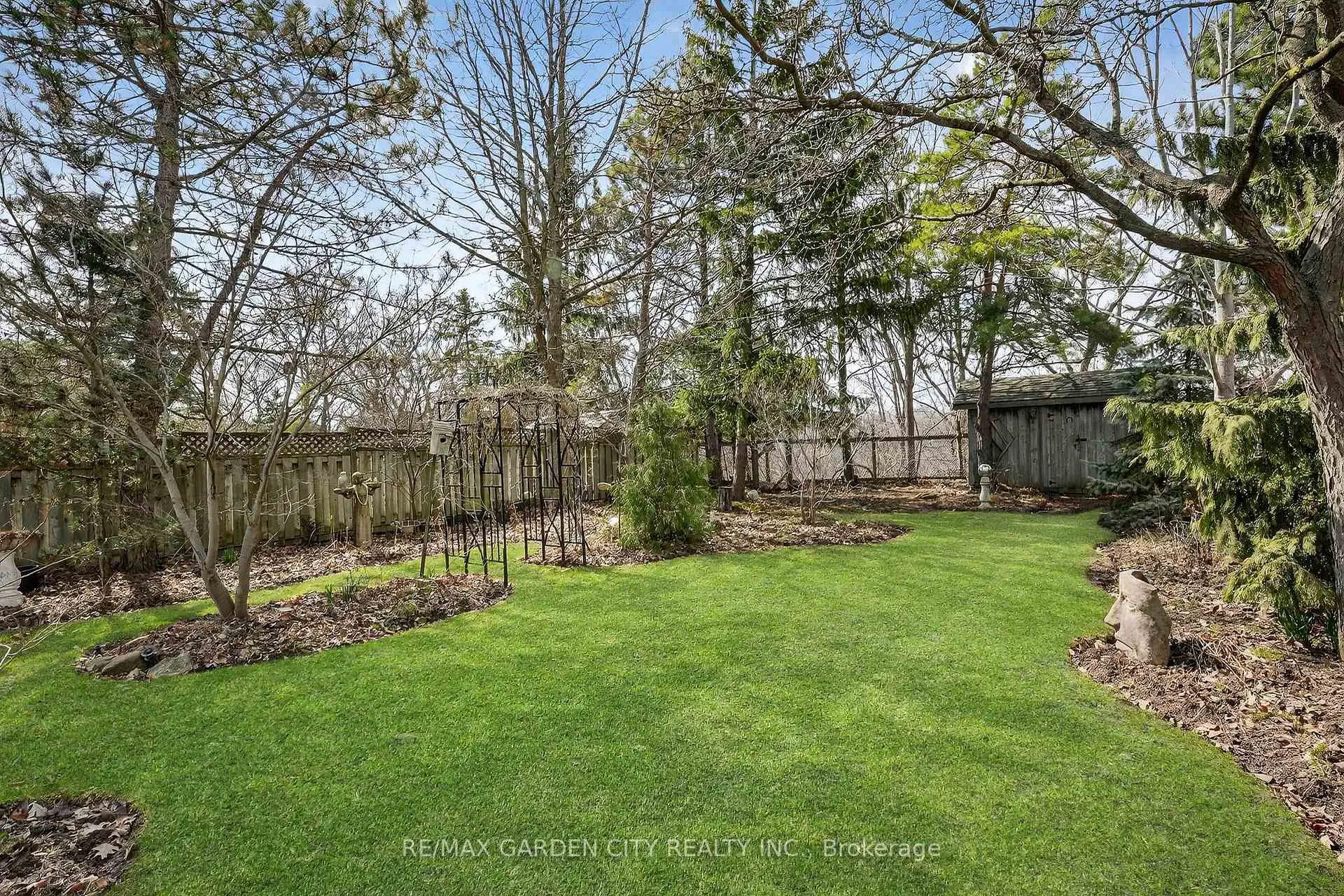 Photo 43 of 72 National Drive, Hamilton, Gershome — HOMEH