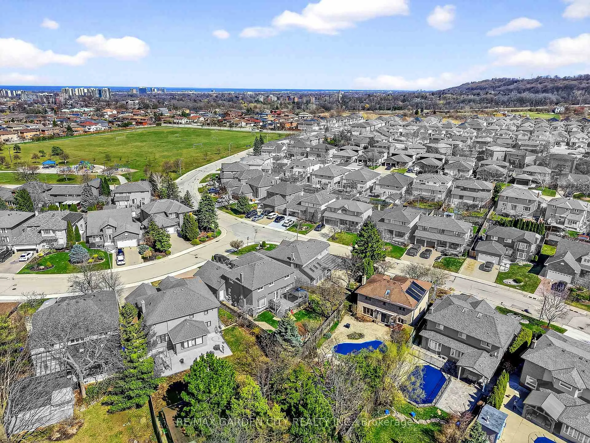 Photo 45 of 72 National Drive, Hamilton, Gershome — HOMEH