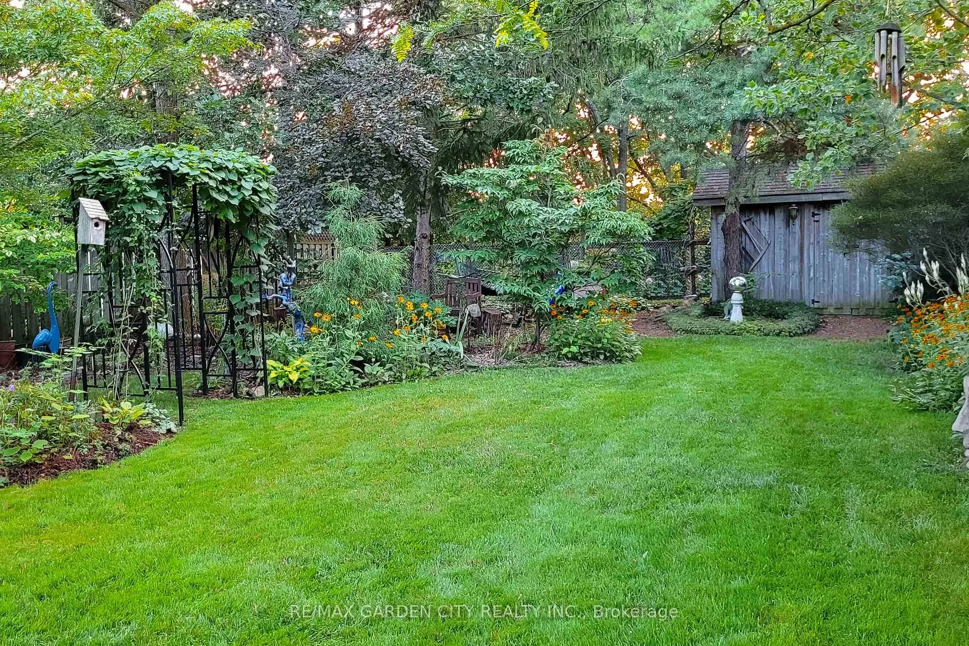 Photo 48 of 72 National Drive, Hamilton, Gershome — HOMEH