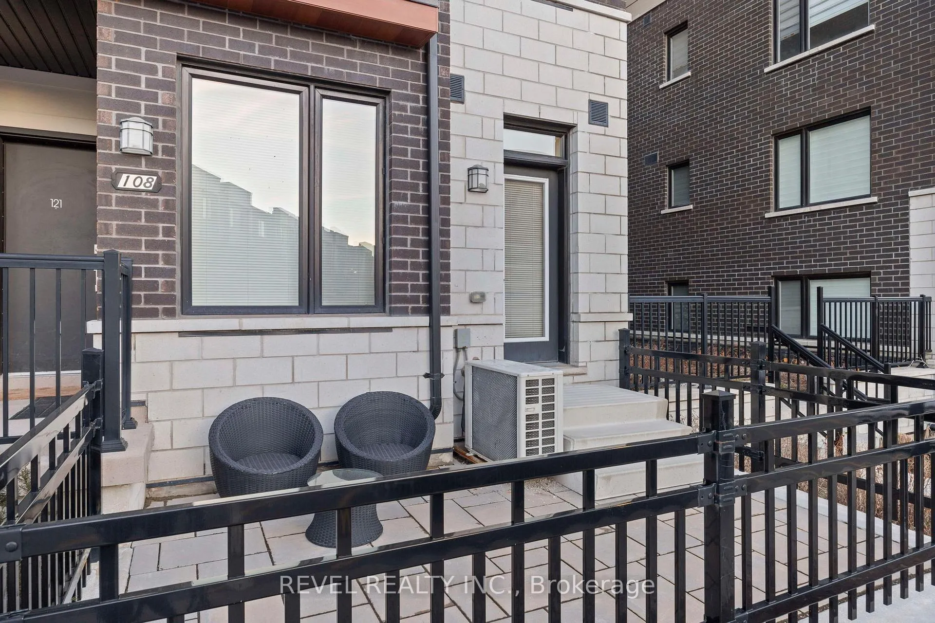 Photo 2 of Unit Unit #108, 1555 Kingston Road, Pickering, Town Centre — HOMEH