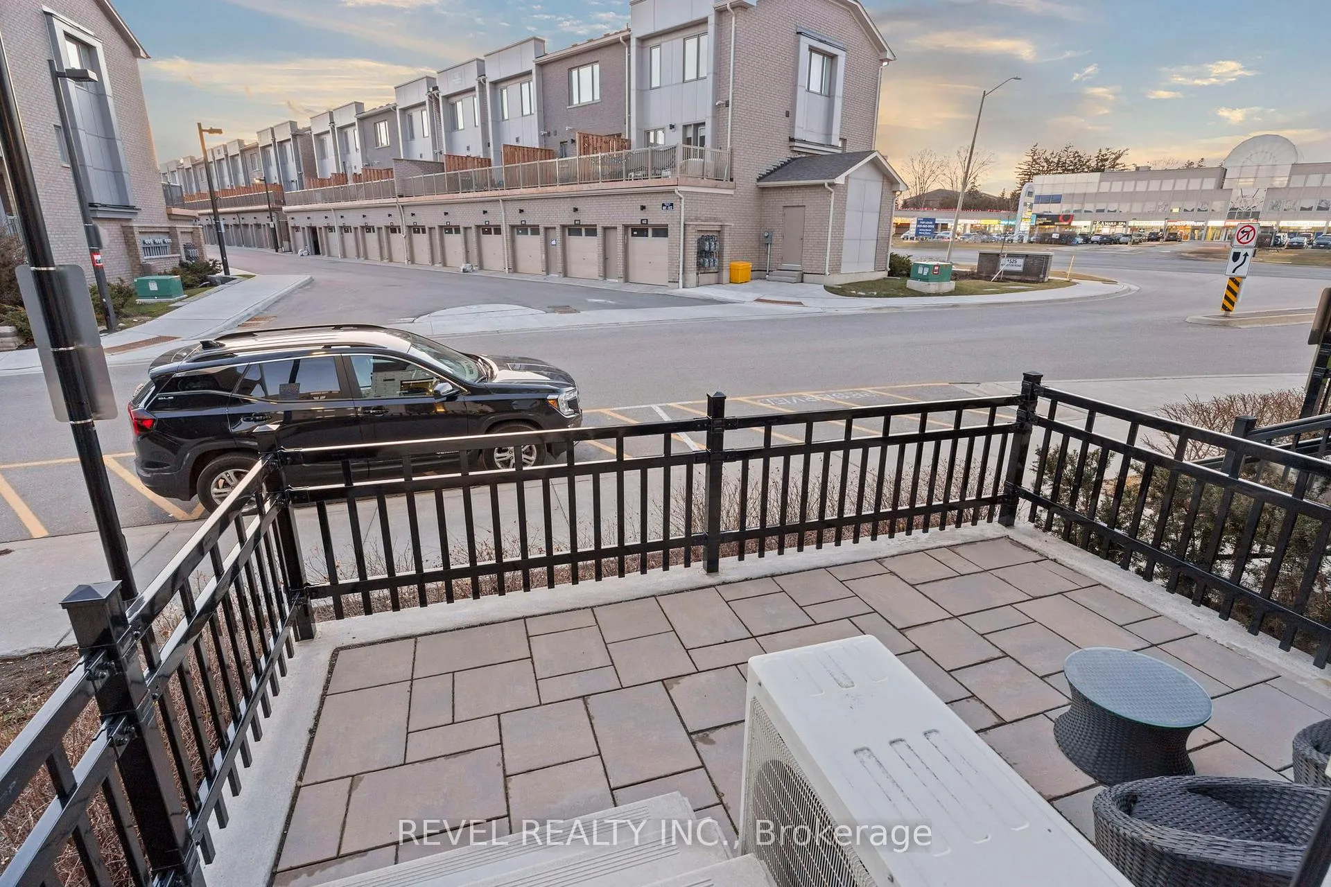 Photo 3 of Unit Unit #108, 1555 Kingston Road, Pickering, Town Centre — HOMEH