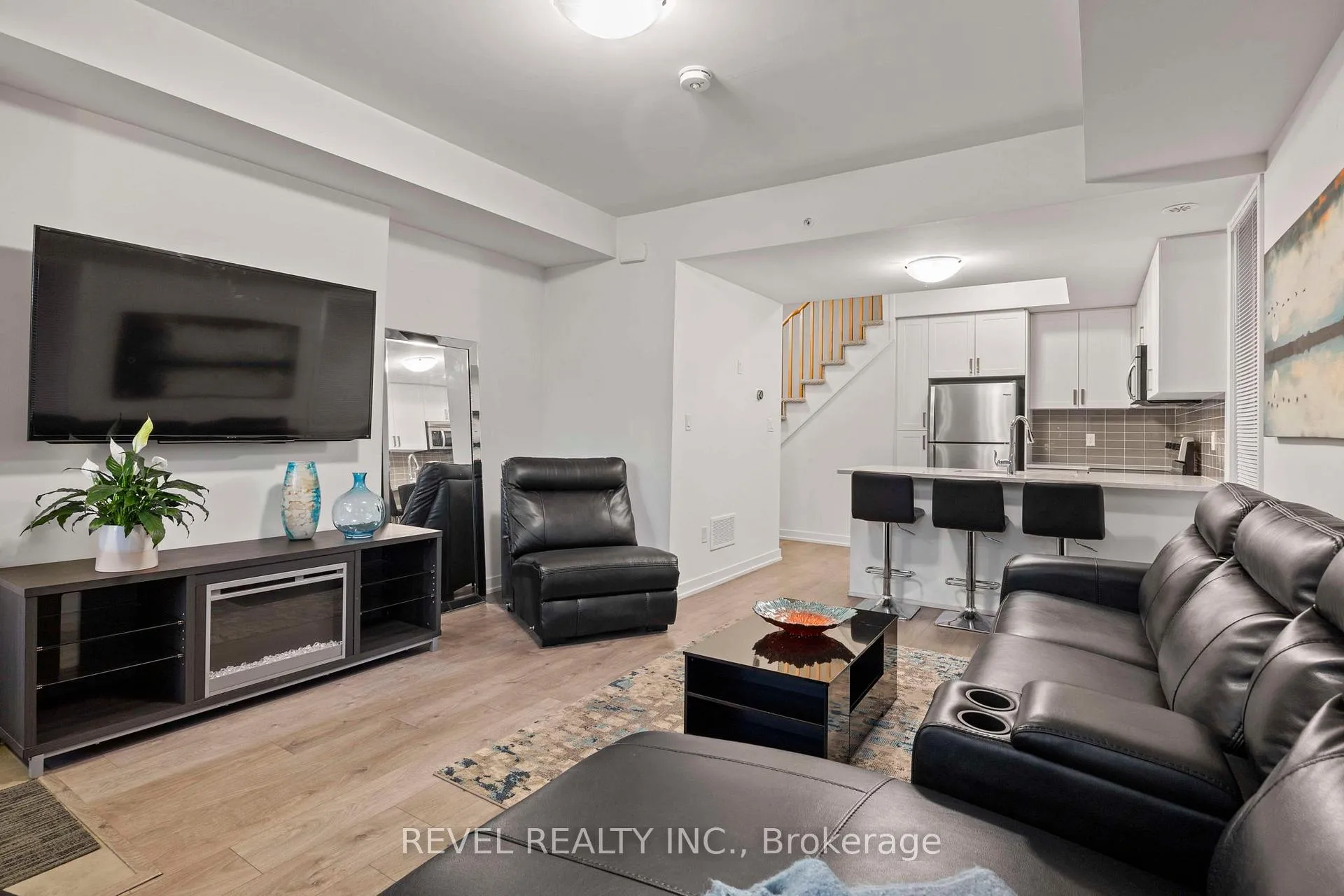 Photo 5 of Unit Unit #108, 1555 Kingston Road, Pickering, Town Centre — HOMEH