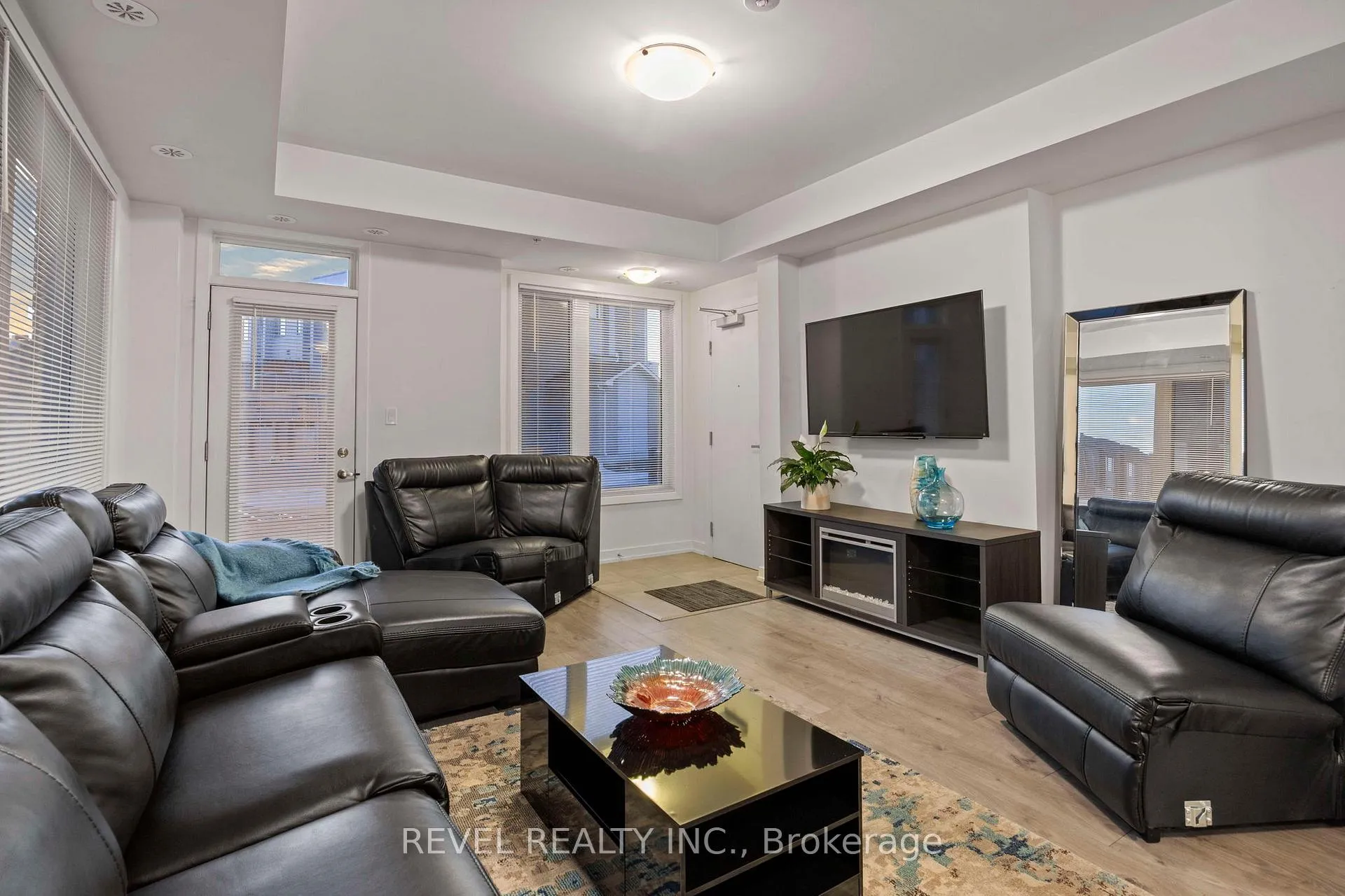 Photo 6 of Unit Unit #108, 1555 Kingston Road, Pickering, Town Centre — HOMEH