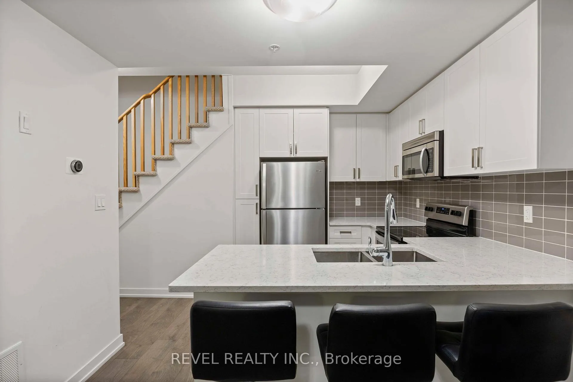 Photo 8 of Unit Unit #108, 1555 Kingston Road, Pickering, Town Centre — HOMEH