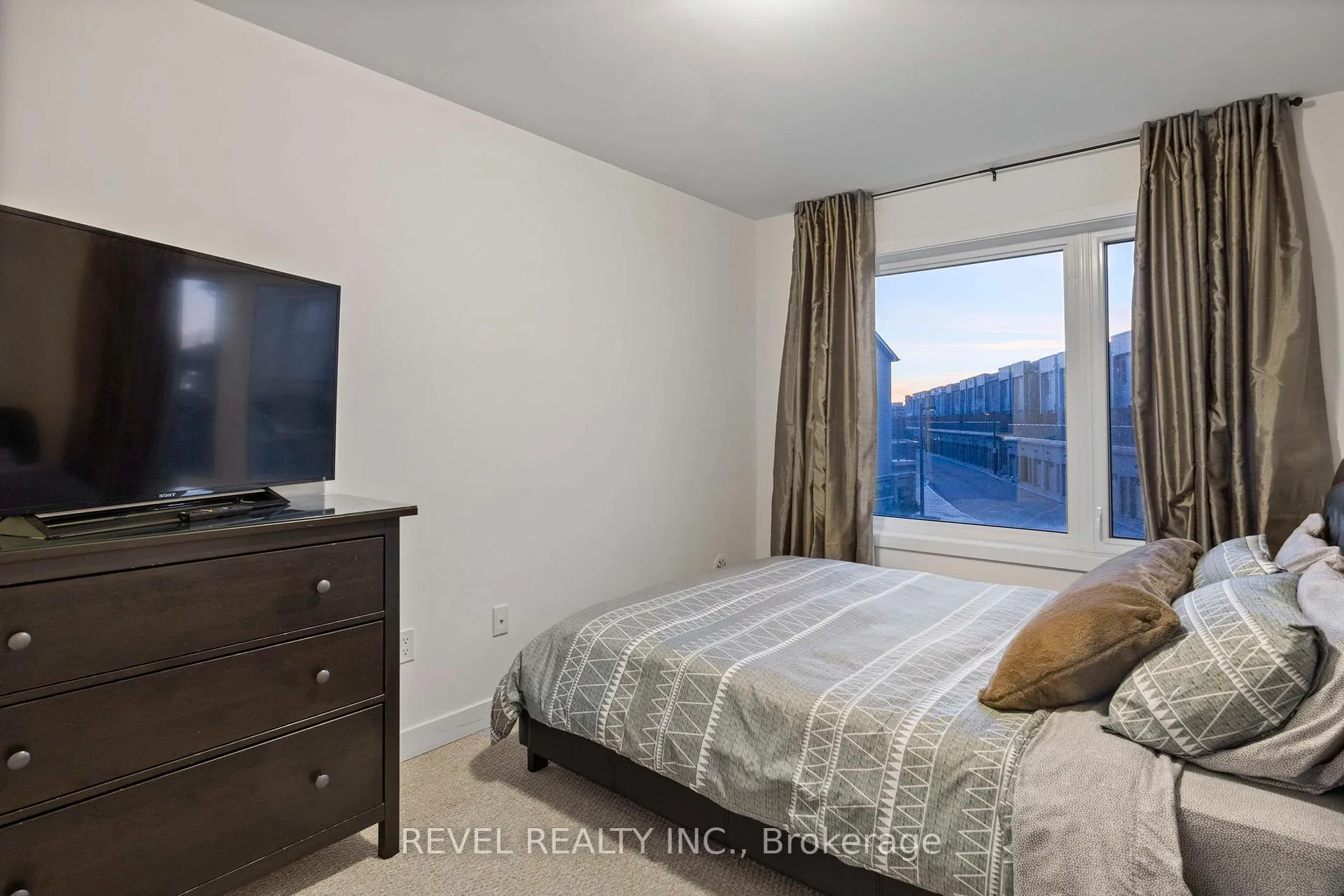 Photo 13 of Unit Unit #108, 1555 Kingston Road, Pickering, Town Centre — HOMEH