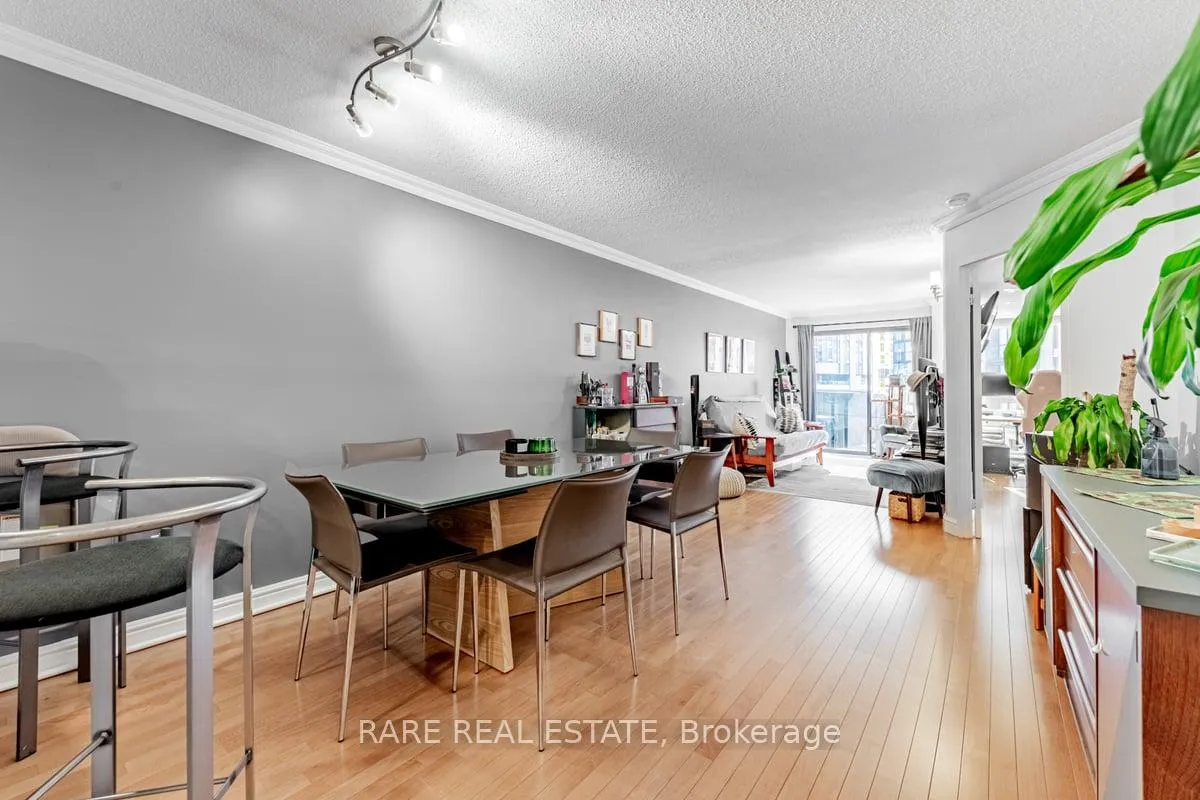 Photo 4 of Unit 310, 1001 Bay Street, Toronto, Bay Street Corridor — HOMEH