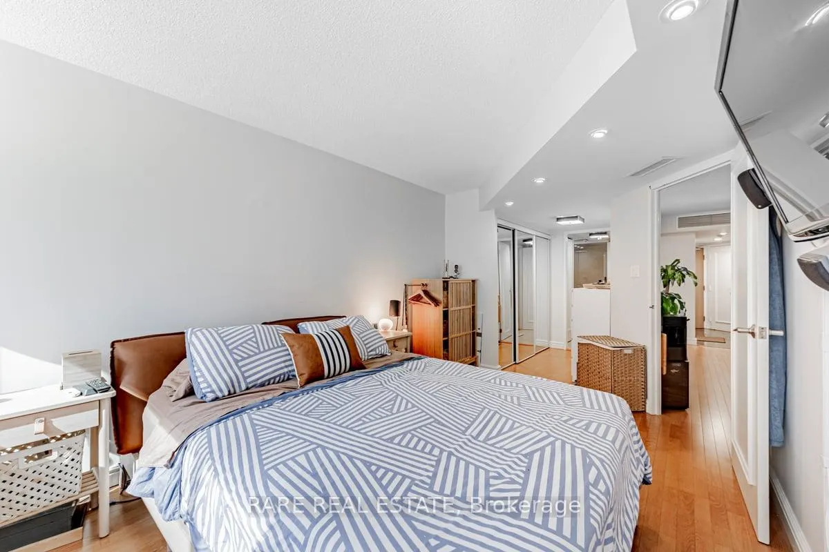 Photo 7 of Unit 310, 1001 Bay Street, Toronto, Bay Street Corridor — HOMEH