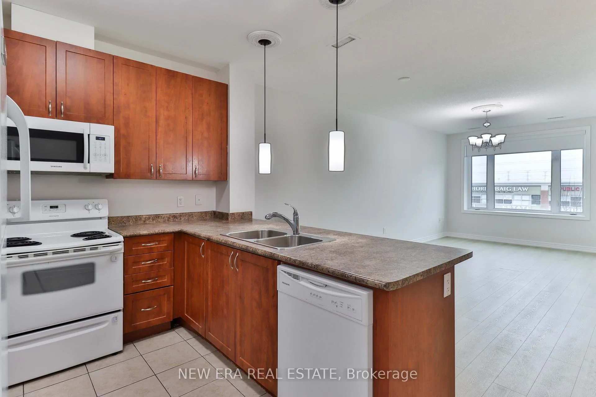 Photo 3 of Unit 320, 7400 Markham Road, Markham, Middlefield — HOMEH