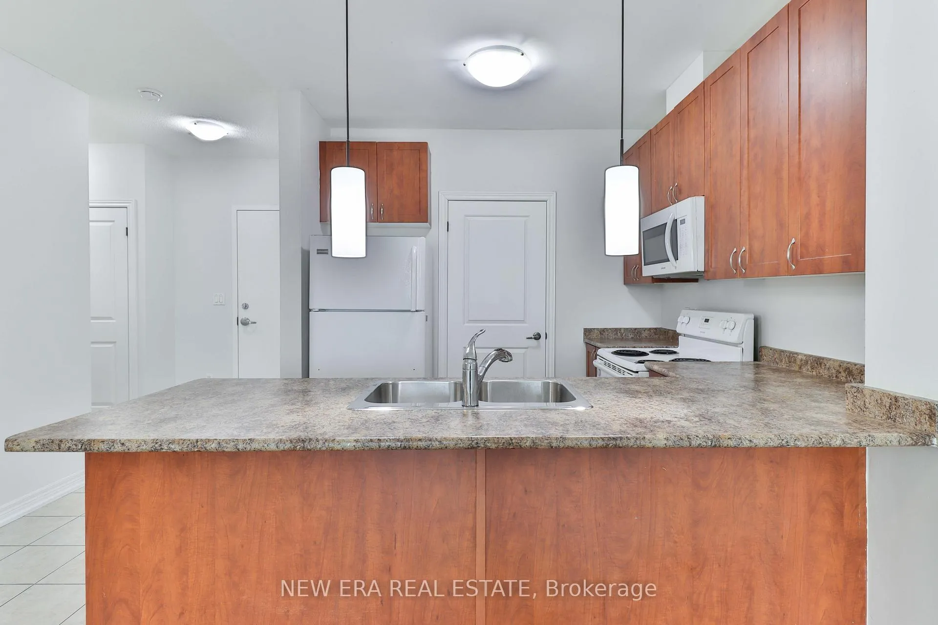 Photo 6 of Unit 320, 7400 Markham Road, Markham, Middlefield — HOMEH