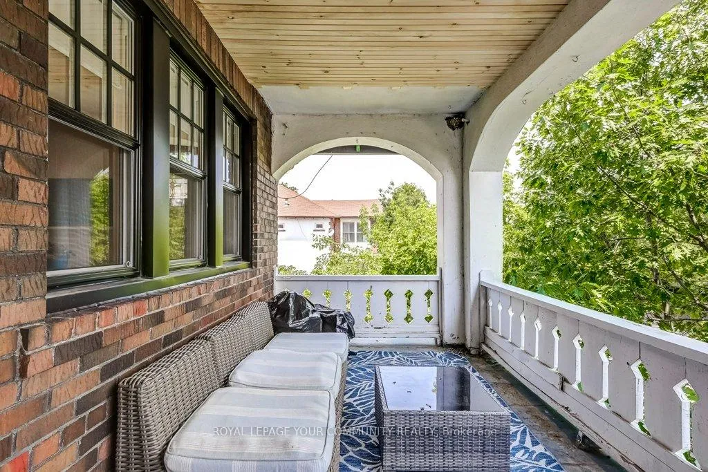 Photo 5 of Unit 2, 42 Wineva Avenue, Toronto, The Beaches — HOMEH