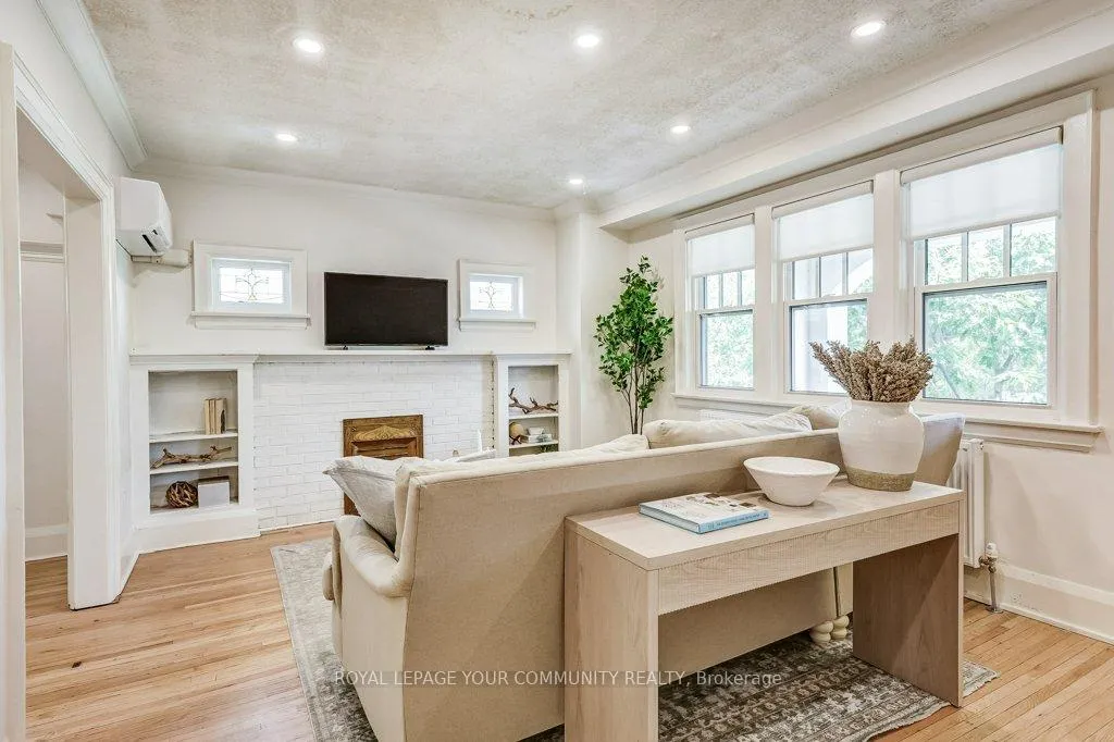 Photo 7 of Unit 2, 42 Wineva Avenue, Toronto, The Beaches — HOMEH