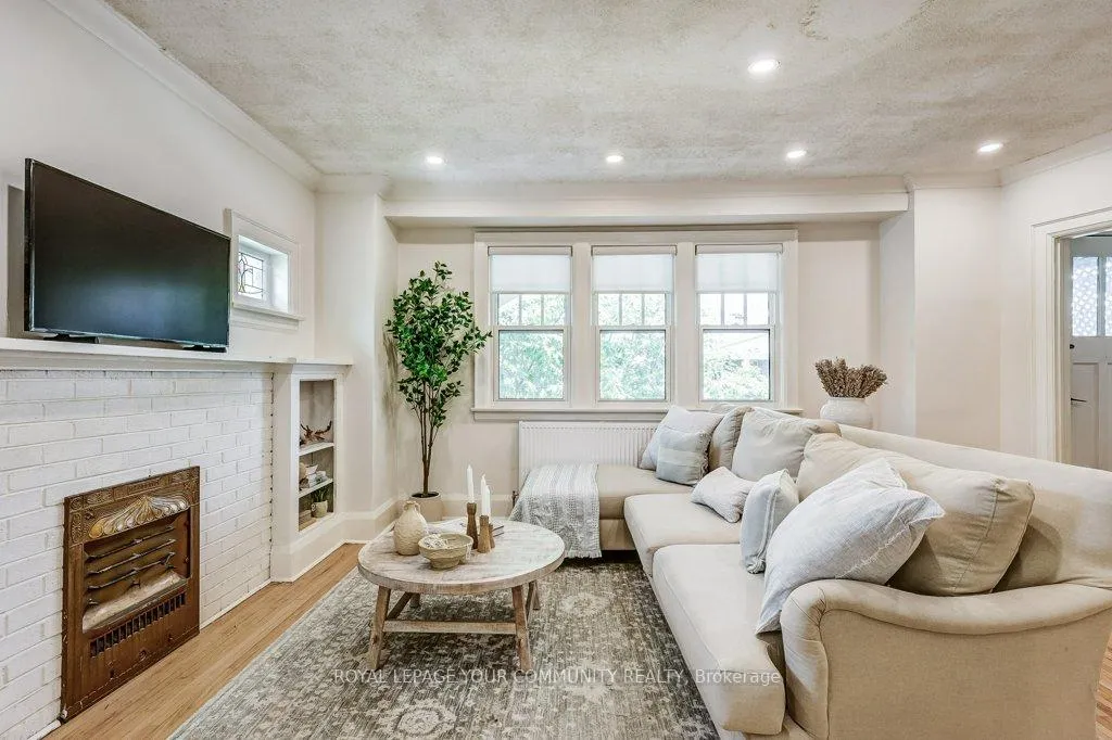 Photo 9 of Unit 2, 42 Wineva Avenue, Toronto, The Beaches — HOMEH