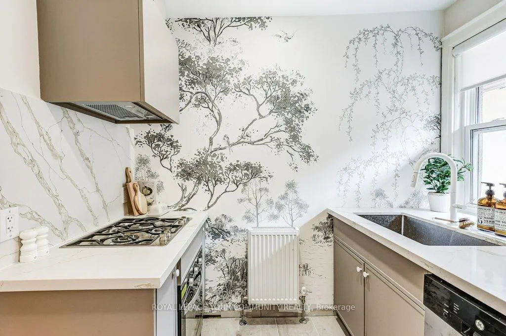 Photo 14 of Unit 2, 42 Wineva Avenue, Toronto, The Beaches — HOMEH