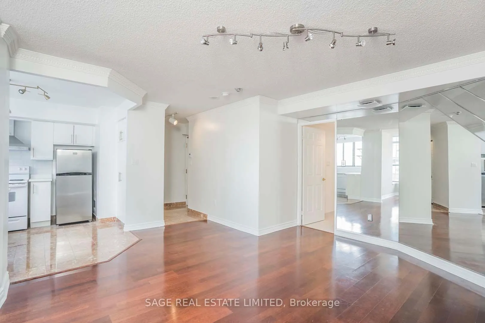 Photo 8 of Unit 201, 270 Queens Quay W, Toronto, Waterfront Communities — HOMEH