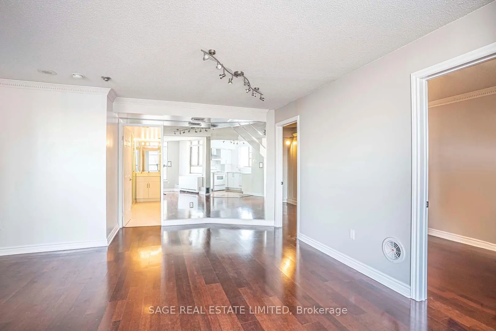Photo 10 of Unit 201, 270 Queens Quay W, Toronto, Waterfront Communities — HOMEH