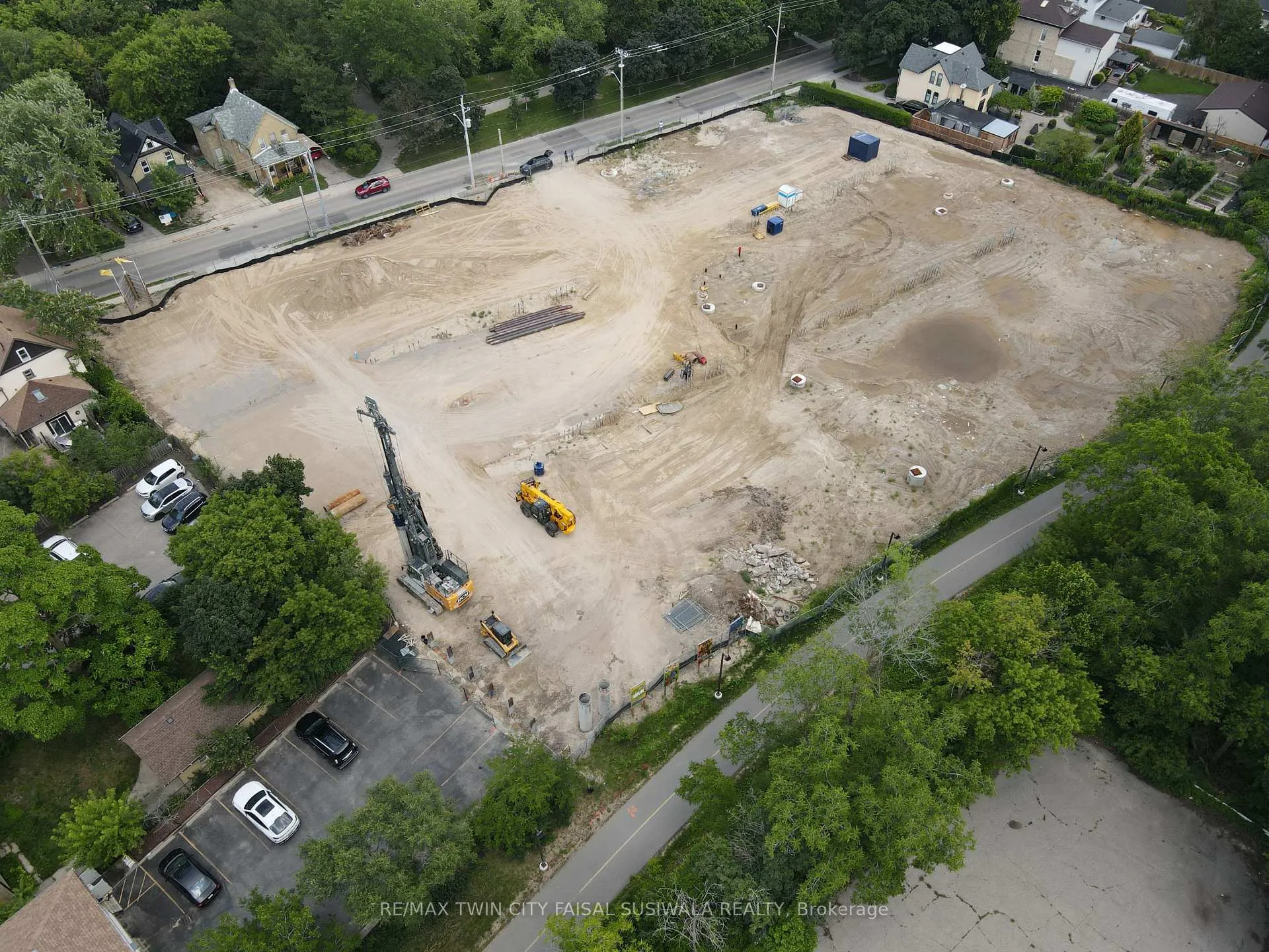 Photo 6 of Unit 27, 31 Mill Street, Kitchener — HOMEH