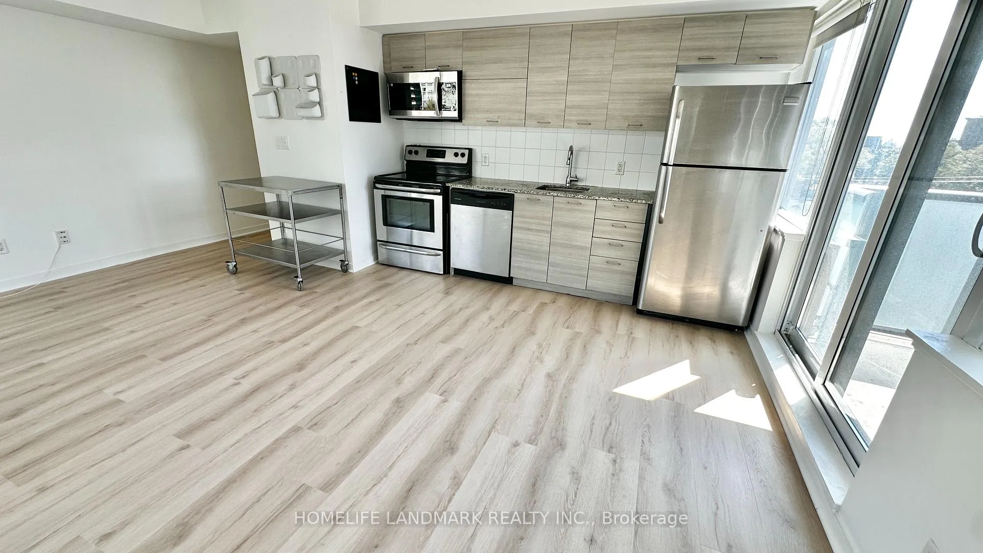 Photo 2 of Unit 519, 20 Joe Shuster Way, Toronto, Niagara — HOMEH