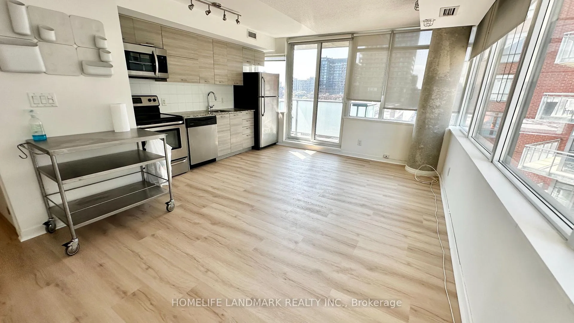 Photo 4 of Unit 519, 20 Joe Shuster Way, Toronto, Niagara — HOMEH