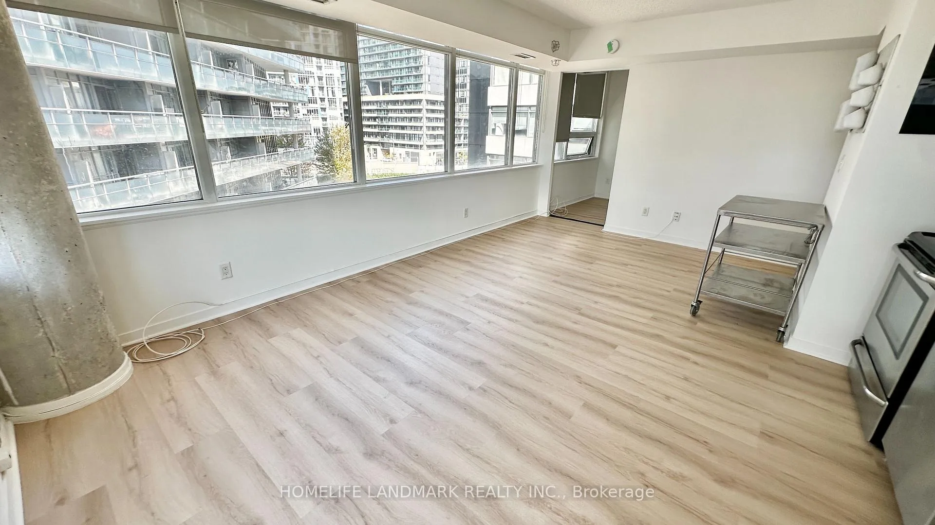 Photo 5 of Unit 519, 20 Joe Shuster Way, Toronto, Niagara — HOMEH