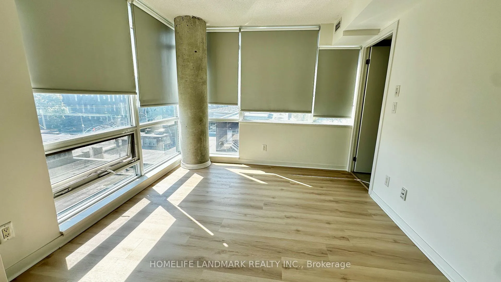 Photo 7 of Unit 519, 20 Joe Shuster Way, Toronto, Niagara — HOMEH