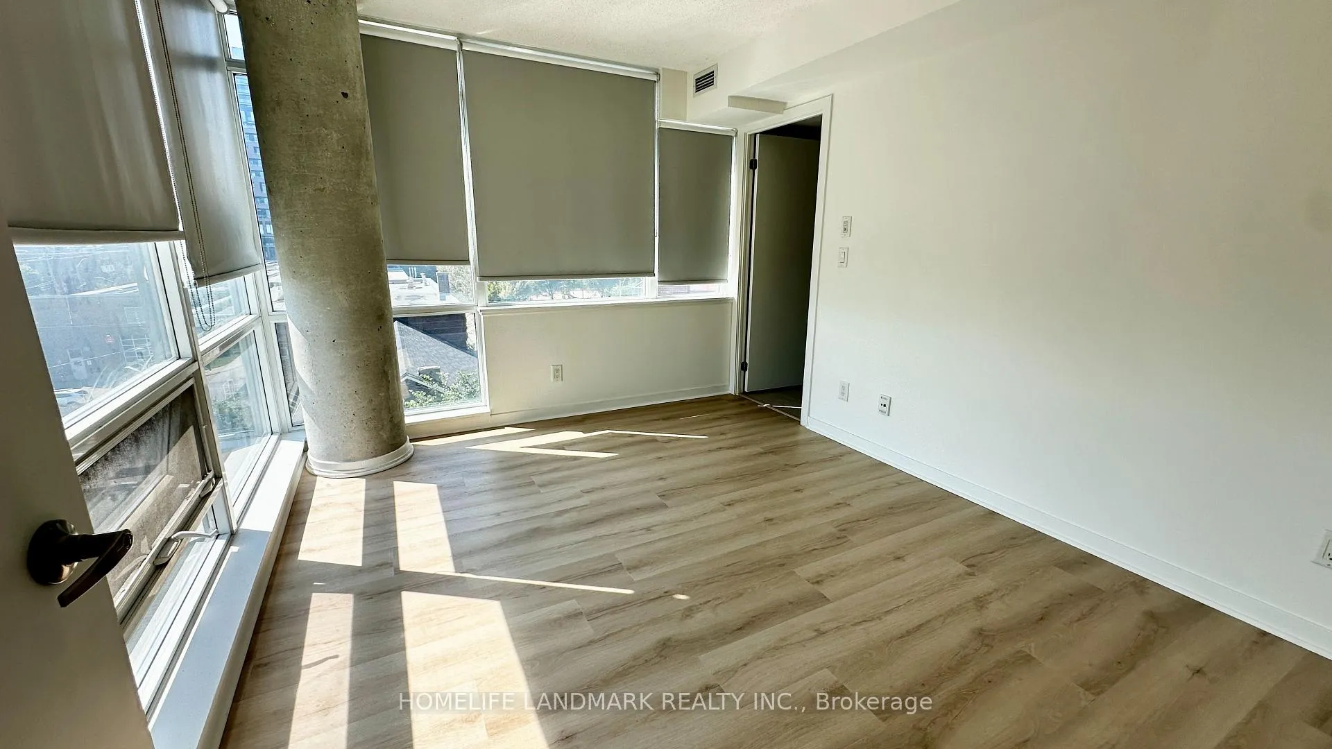Photo 8 of Unit 519, 20 Joe Shuster Way, Toronto, Niagara — HOMEH