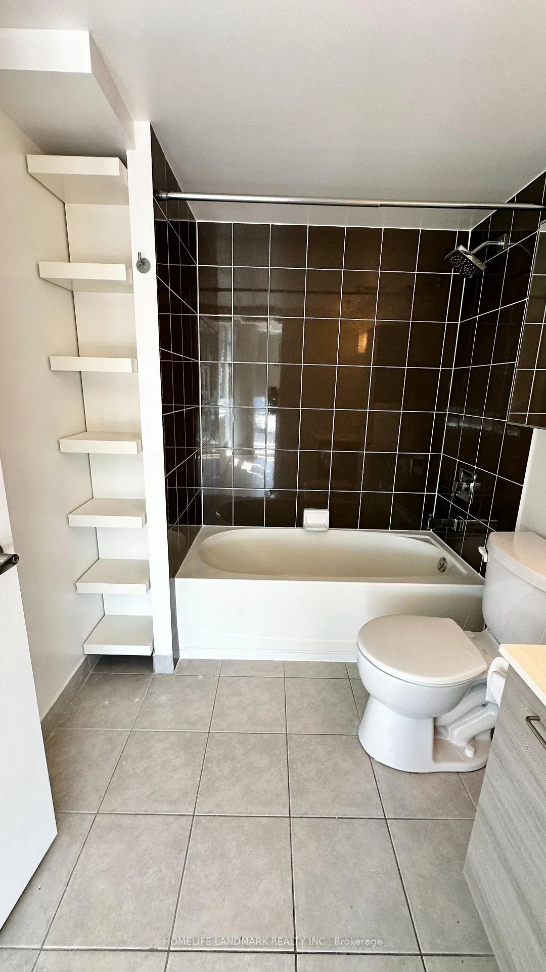 Photo 10 of Unit 519, 20 Joe Shuster Way, Toronto, Niagara — HOMEH
