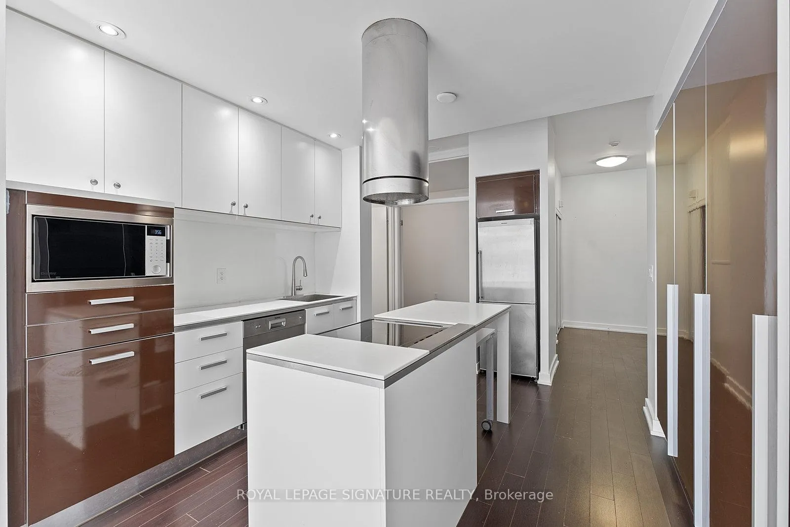 Front of Unit 725, 38 Dan Leckie Way