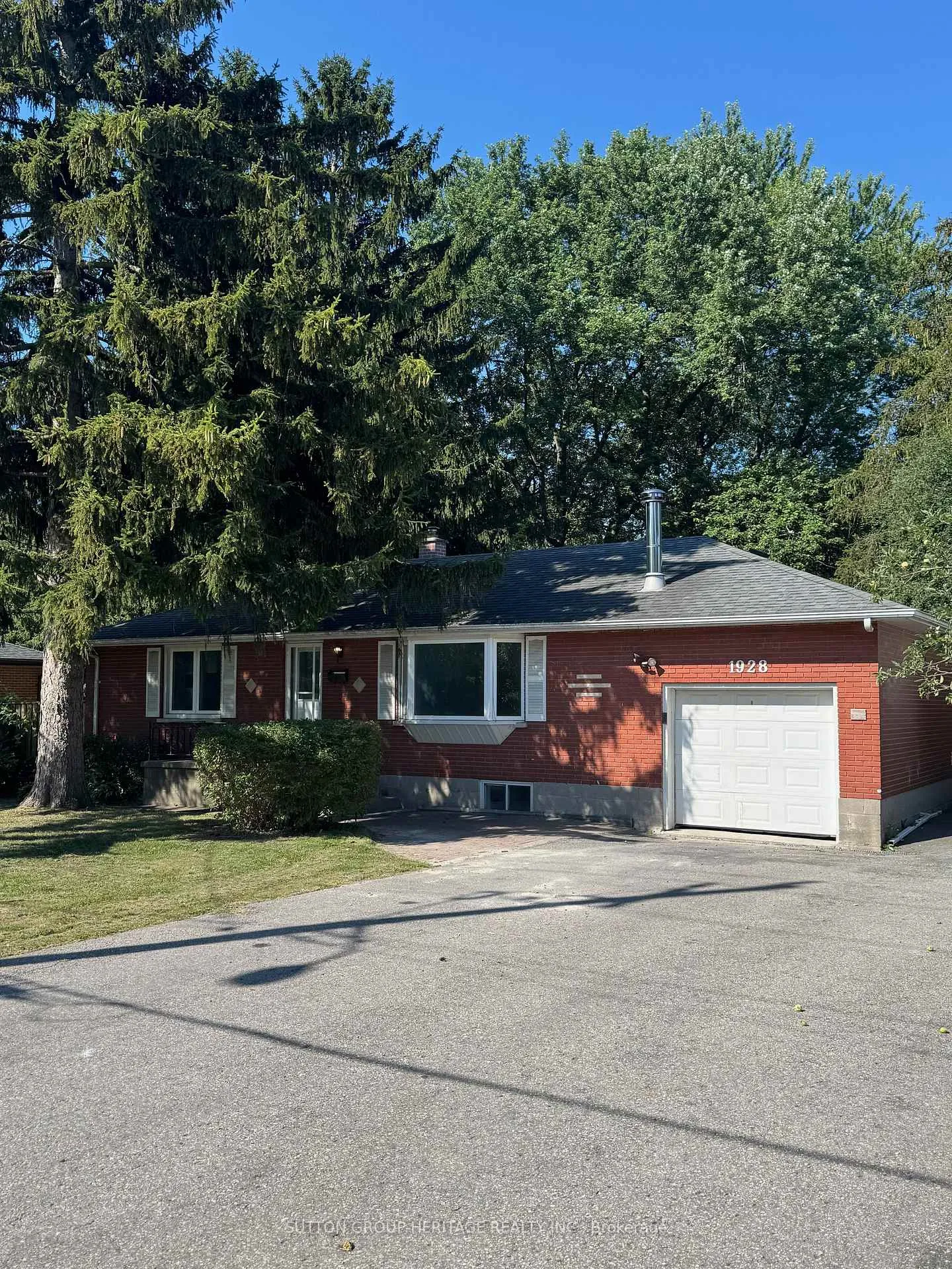 Photo 1 of 1928 Valley Farm Road, Pickering, Town Centre — HOMEH