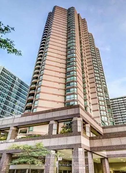 Front of Unit 3307, 38 Elm Street