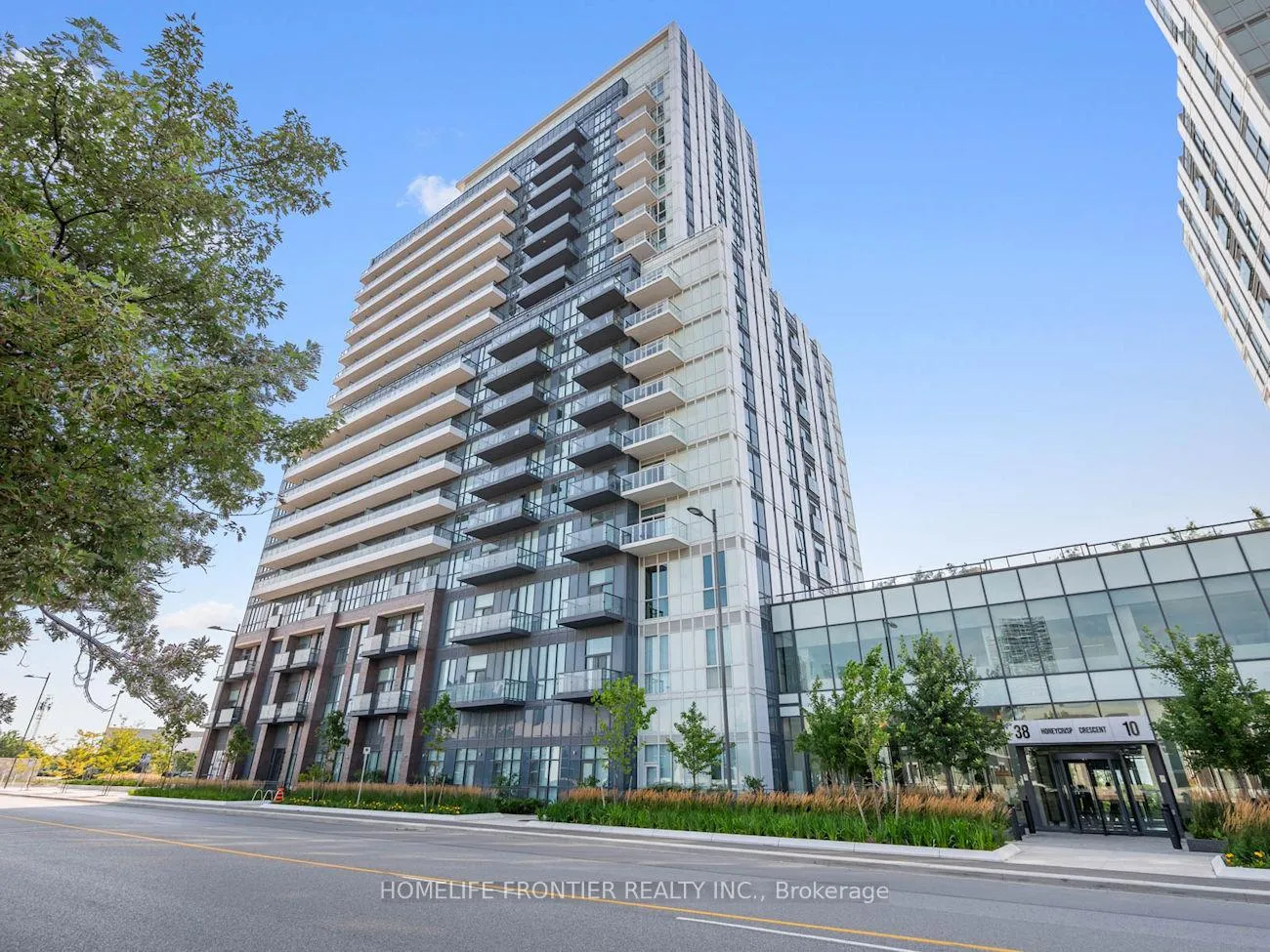 Front of Unit 1111, 38 Honeycrisp Crescent