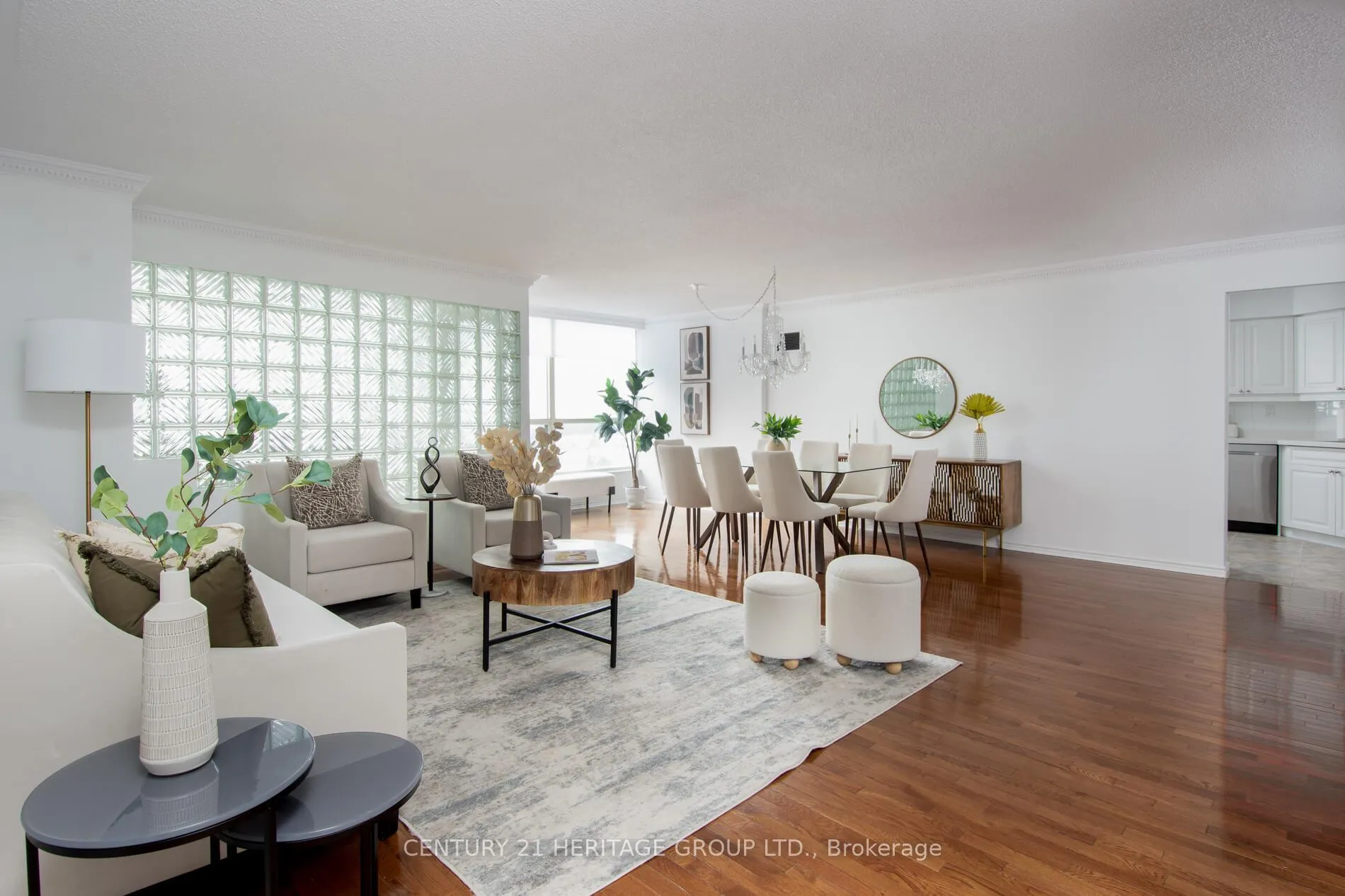Photo 5 of Unit 1402, 1 Clark Avenue W, Vaughan, Crestwood-Springfarm-Yorkhill — HOMEH