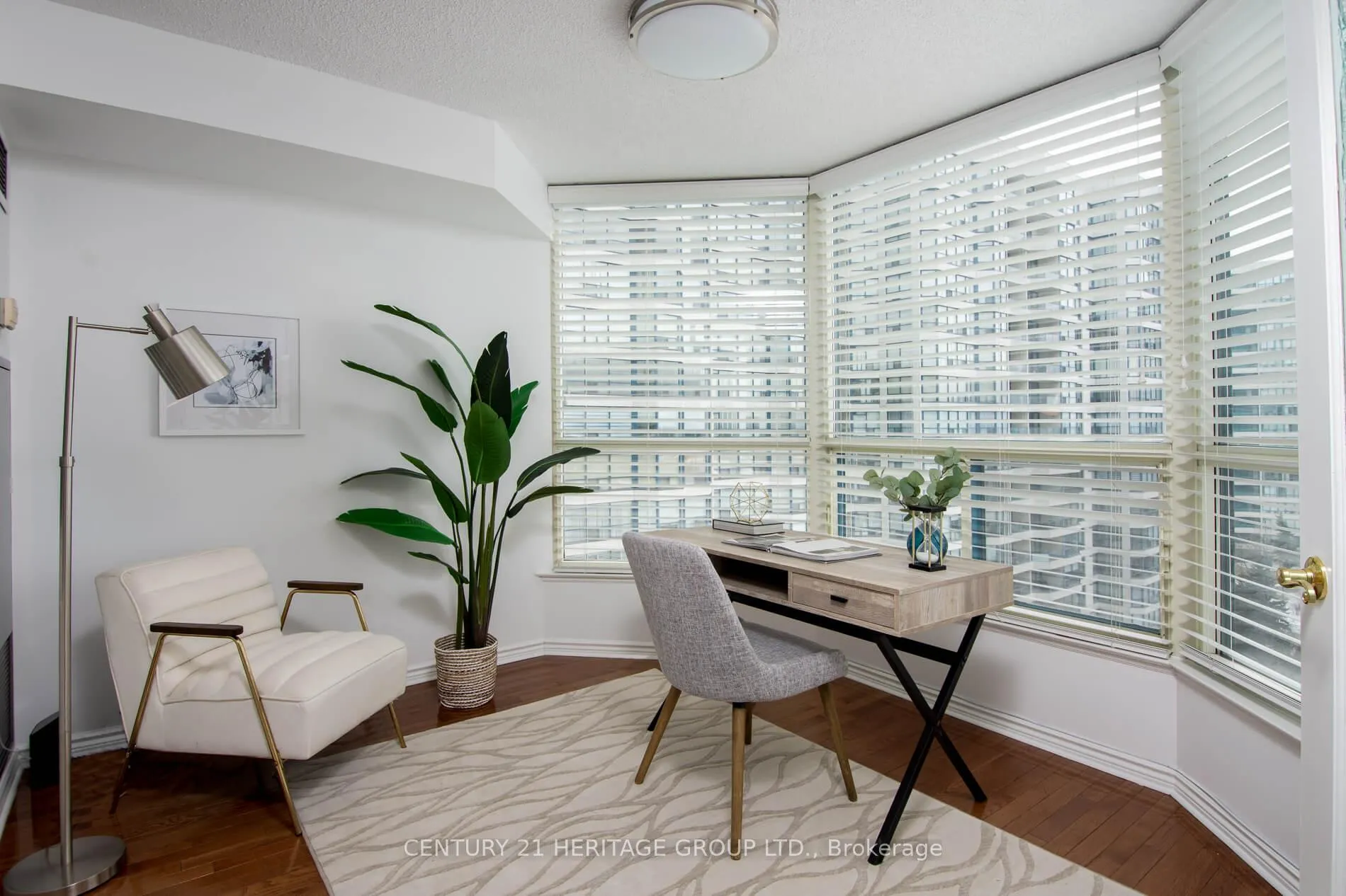 Photo 7 of Unit 1402, 1 Clark Avenue W, Vaughan, Crestwood-Springfarm-Yorkhill — HOMEH