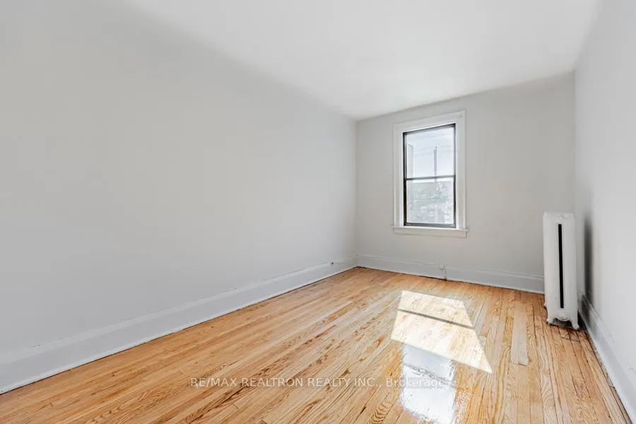 Photo 1 of Unit 17, 6 Kingston Road, Toronto, Woodbine Corridor — HOMEH
