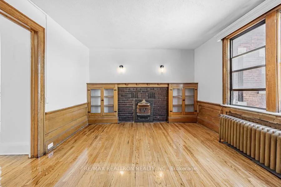 Photo 4 of Unit 17, 6 Kingston Road, Toronto, Woodbine Corridor — HOMEH