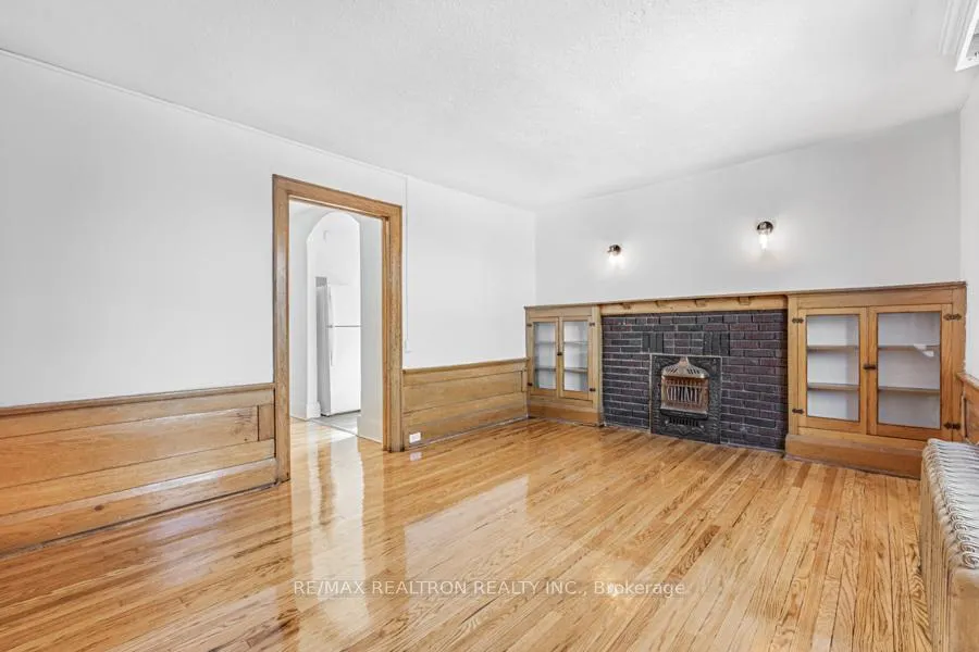 Photo 5 of Unit 17, 6 Kingston Road, Toronto, Woodbine Corridor — HOMEH