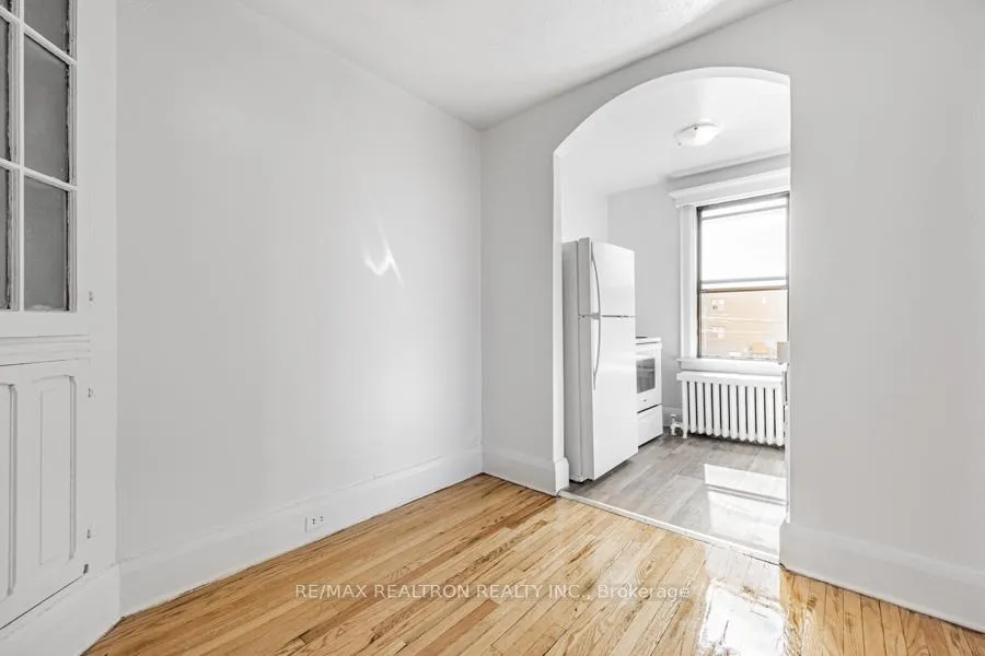 Photo 8 of Unit 17, 6 Kingston Road, Toronto, Woodbine Corridor — HOMEH