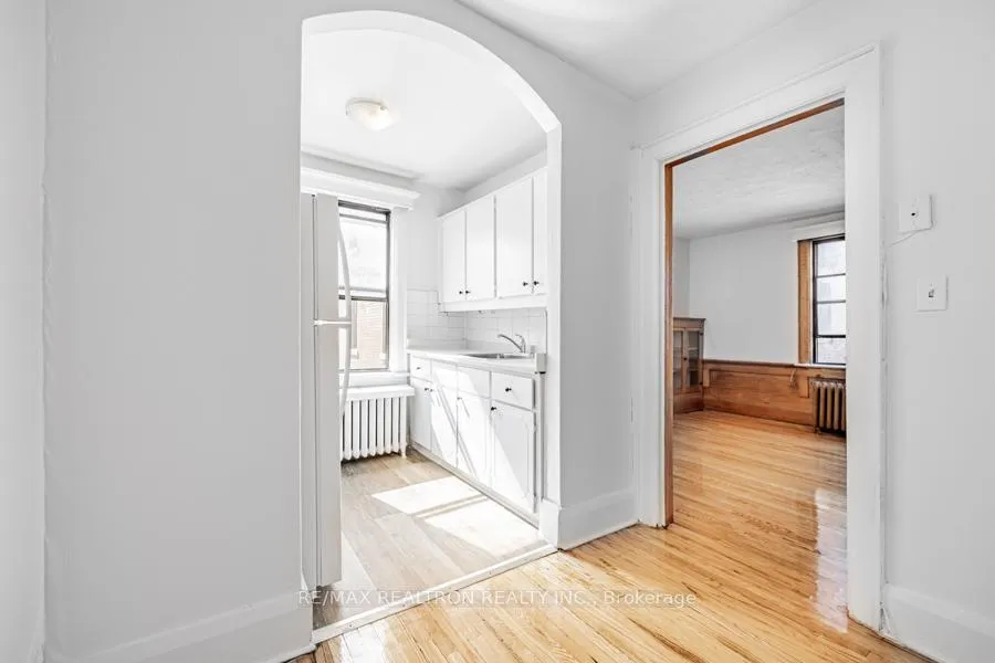 Photo 9 of Unit 17, 6 Kingston Road, Toronto, Woodbine Corridor — HOMEH