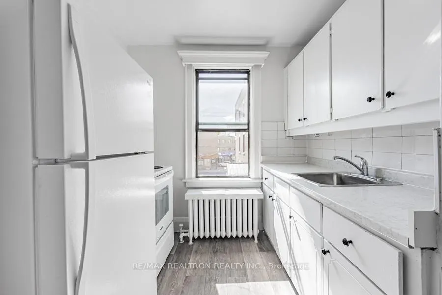Photo 12 of Unit 17, 6 Kingston Road, Toronto, Woodbine Corridor — HOMEH