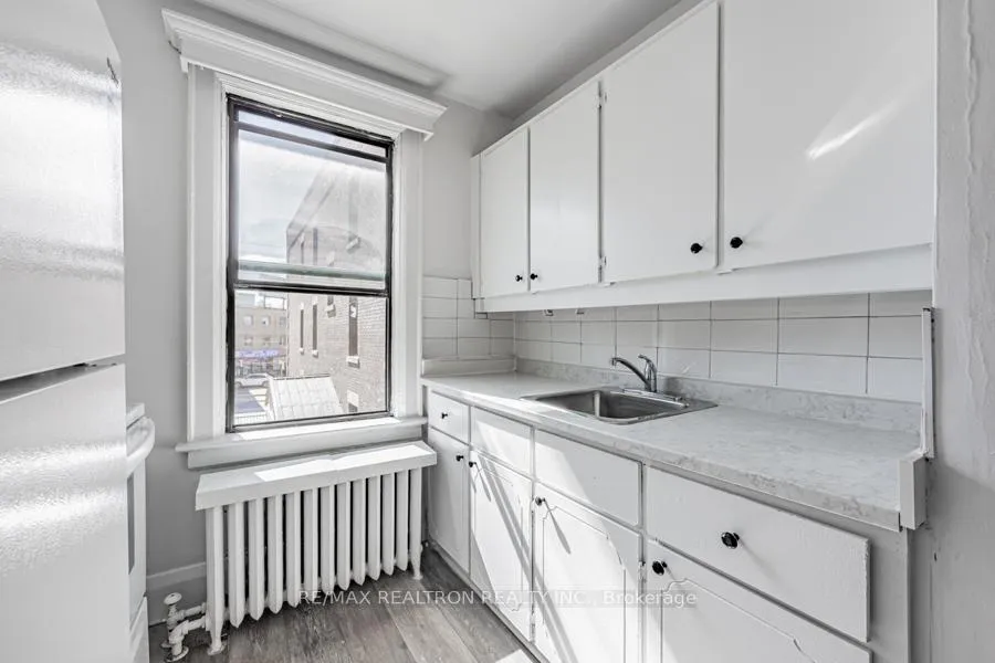 Photo 13 of Unit 17, 6 Kingston Road, Toronto, Woodbine Corridor — HOMEH