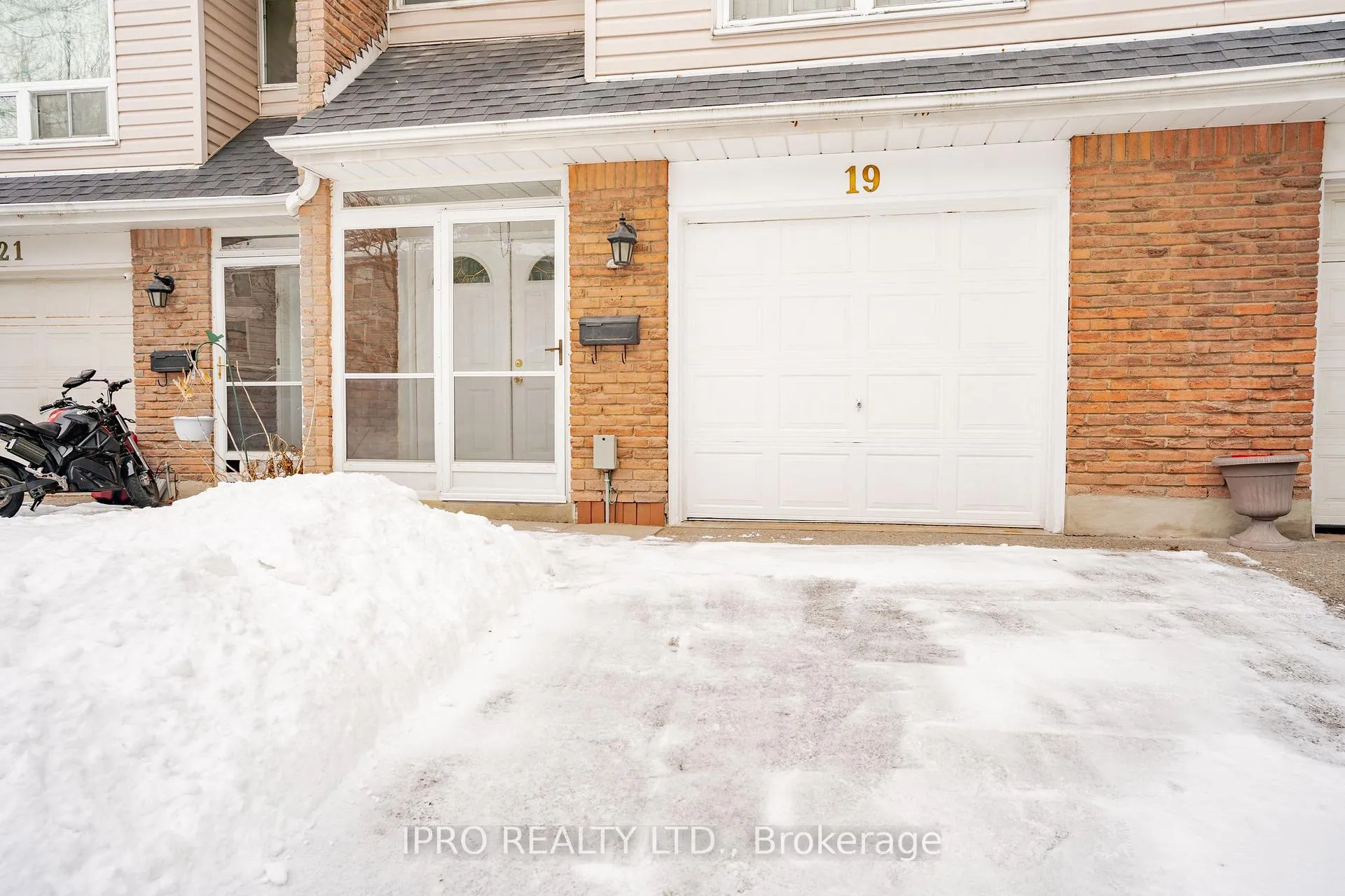 Photo 3 of Unit 20, 19 Celeste Drive, Scarborough, Guildwood — HOMEH