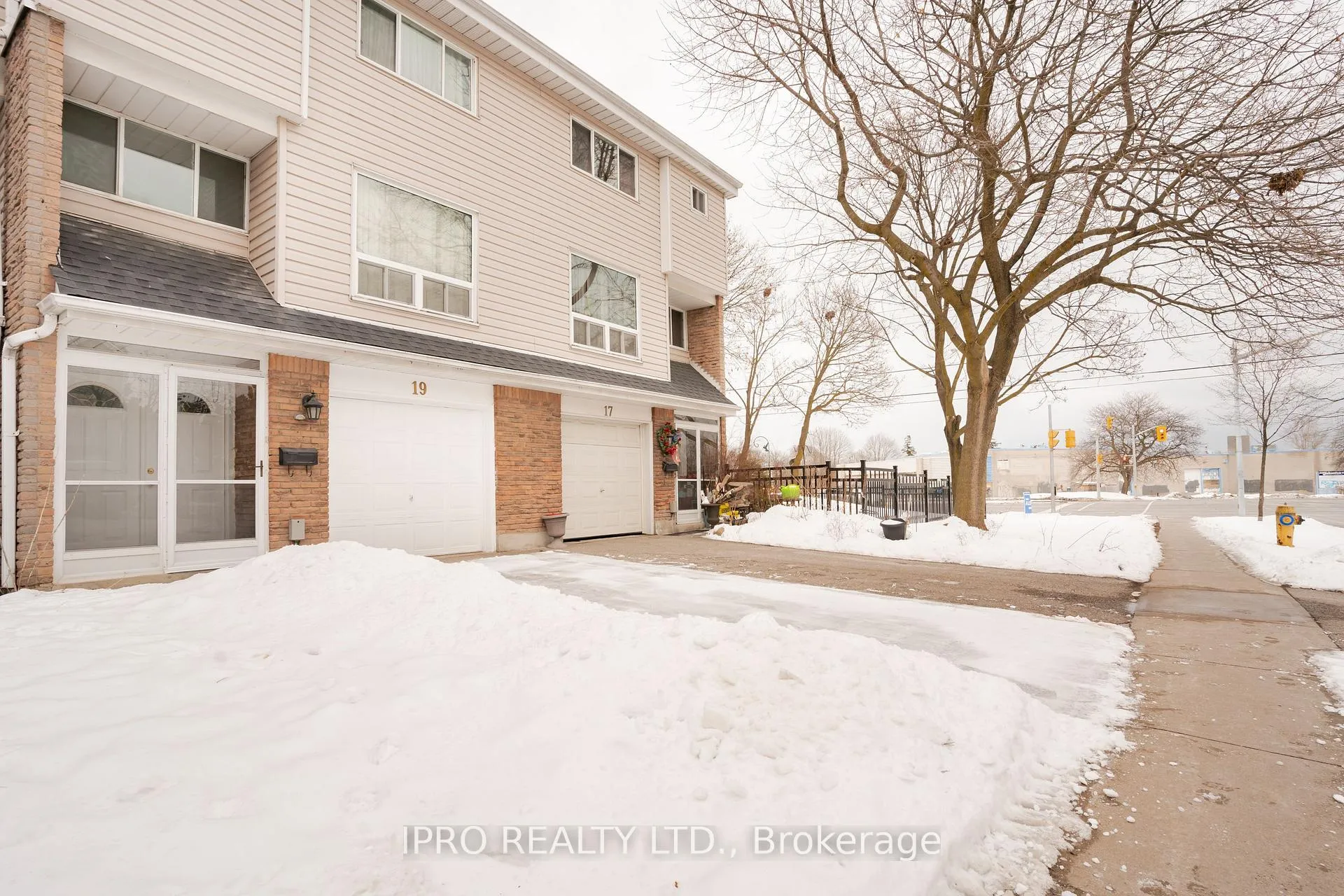Photo 4 of Unit 20, 19 Celeste Drive, Scarborough, Guildwood — HOMEH