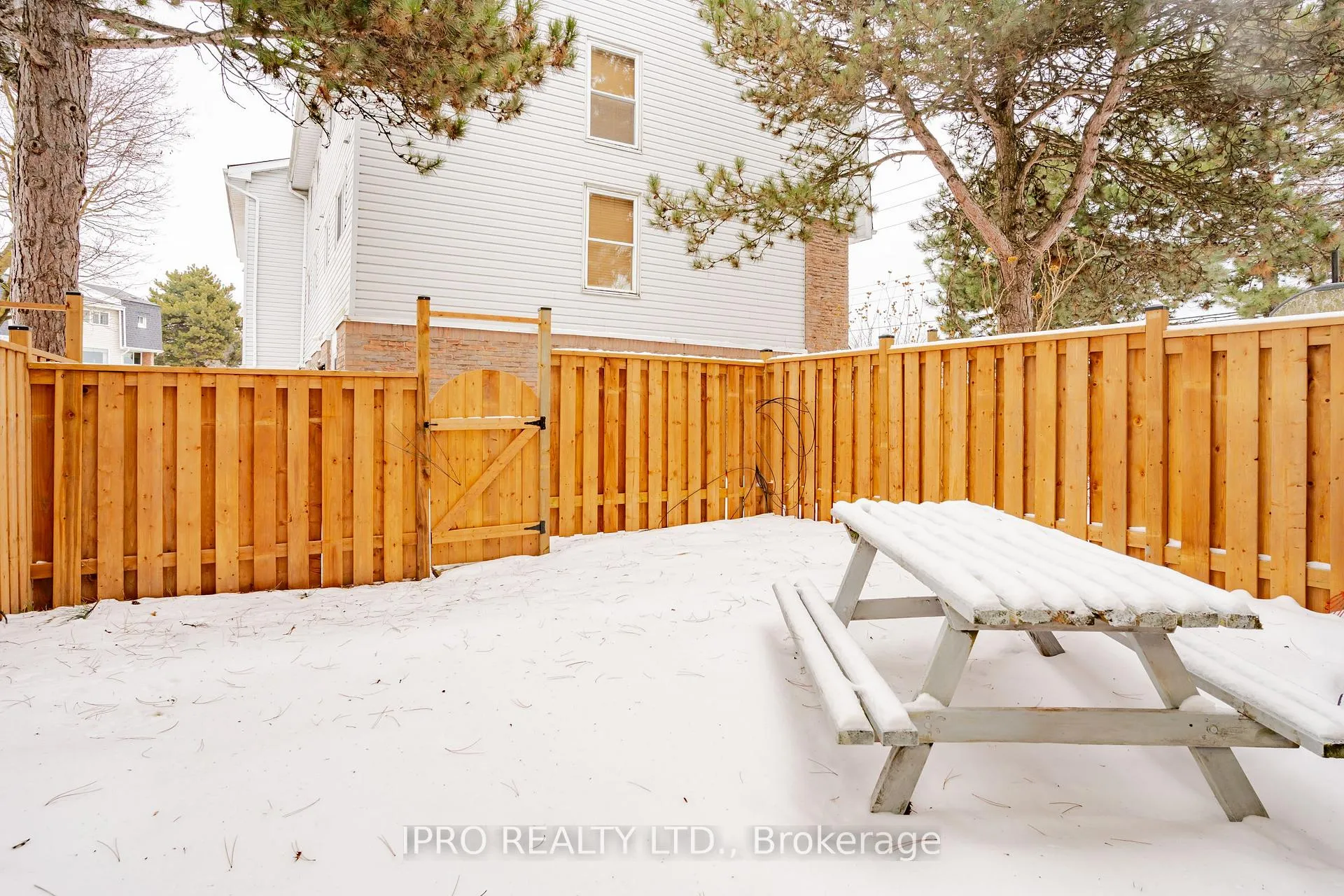 Photo 33 of Unit 20, 19 Celeste Drive, Scarborough, Guildwood — HOMEH