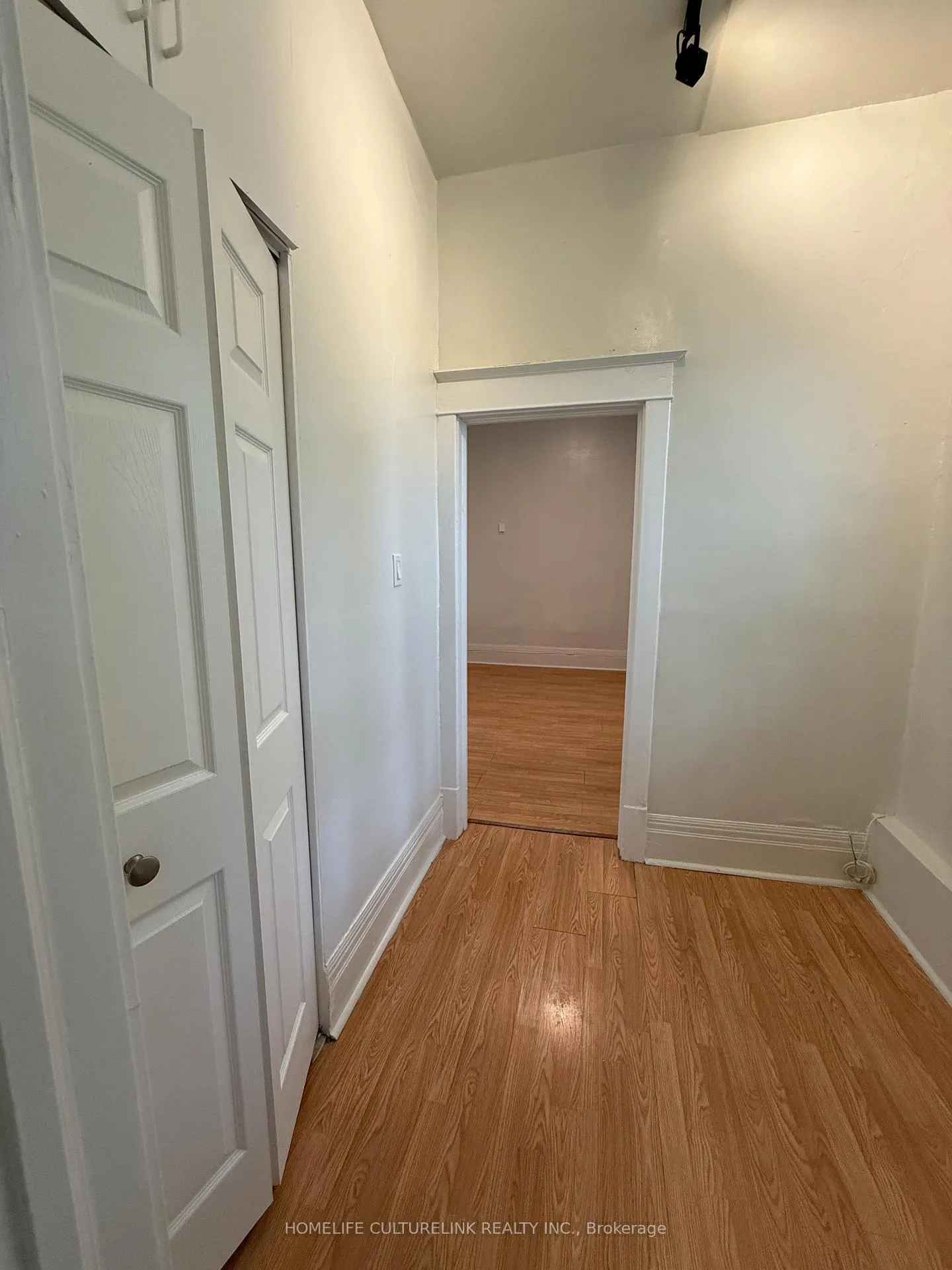 Photo 2 of Unit 1A, 731 Broadview Avenue, Toronto, North Riverdale — HOMEH