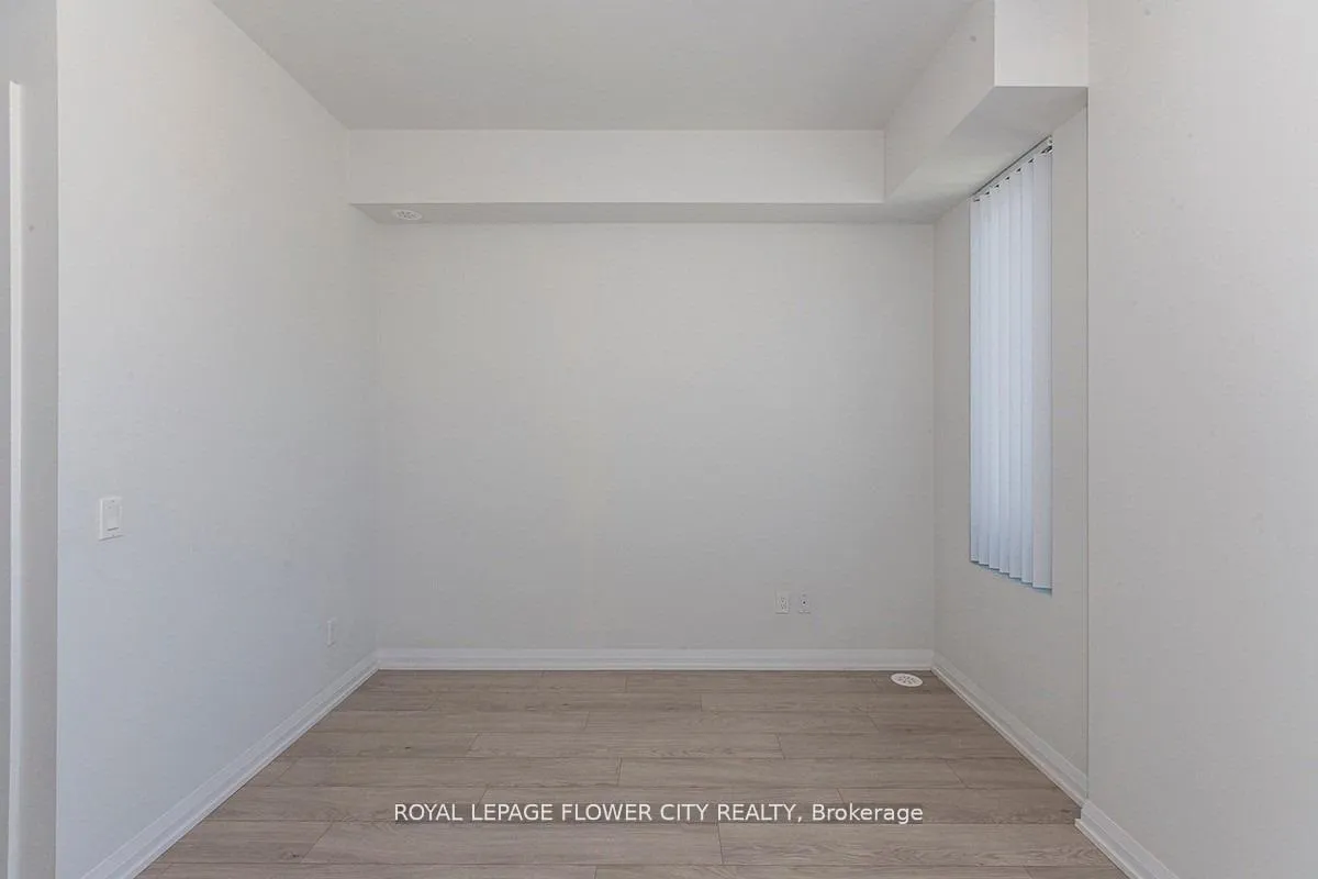 Photo 11 of Unit TH06, 1010 Portage Parkway, Vaughan, Concord — HOMEH