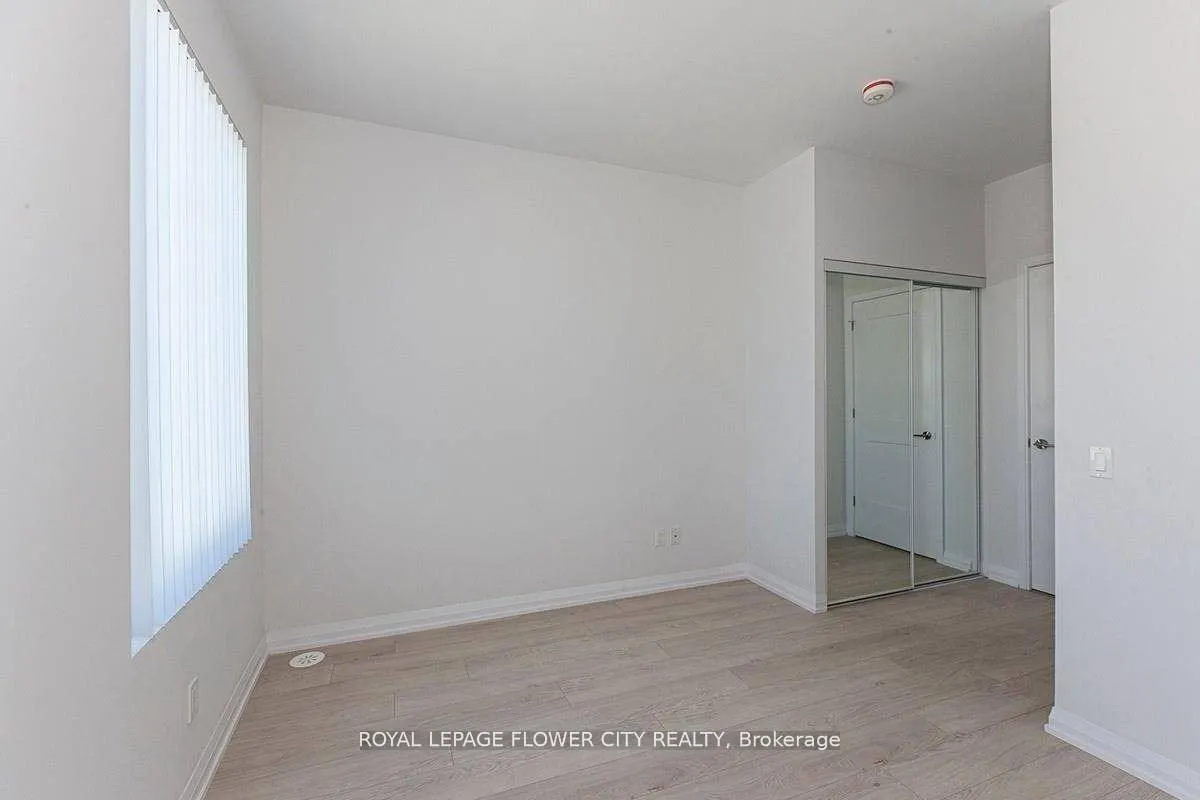 Photo 12 of Unit TH06, 1010 Portage Parkway, Vaughan, Concord — HOMEH