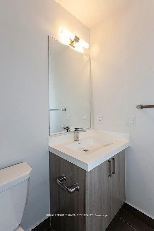 Photo 15 of Unit TH06, 1010 Portage Parkway, Vaughan, Concord — HOMEH